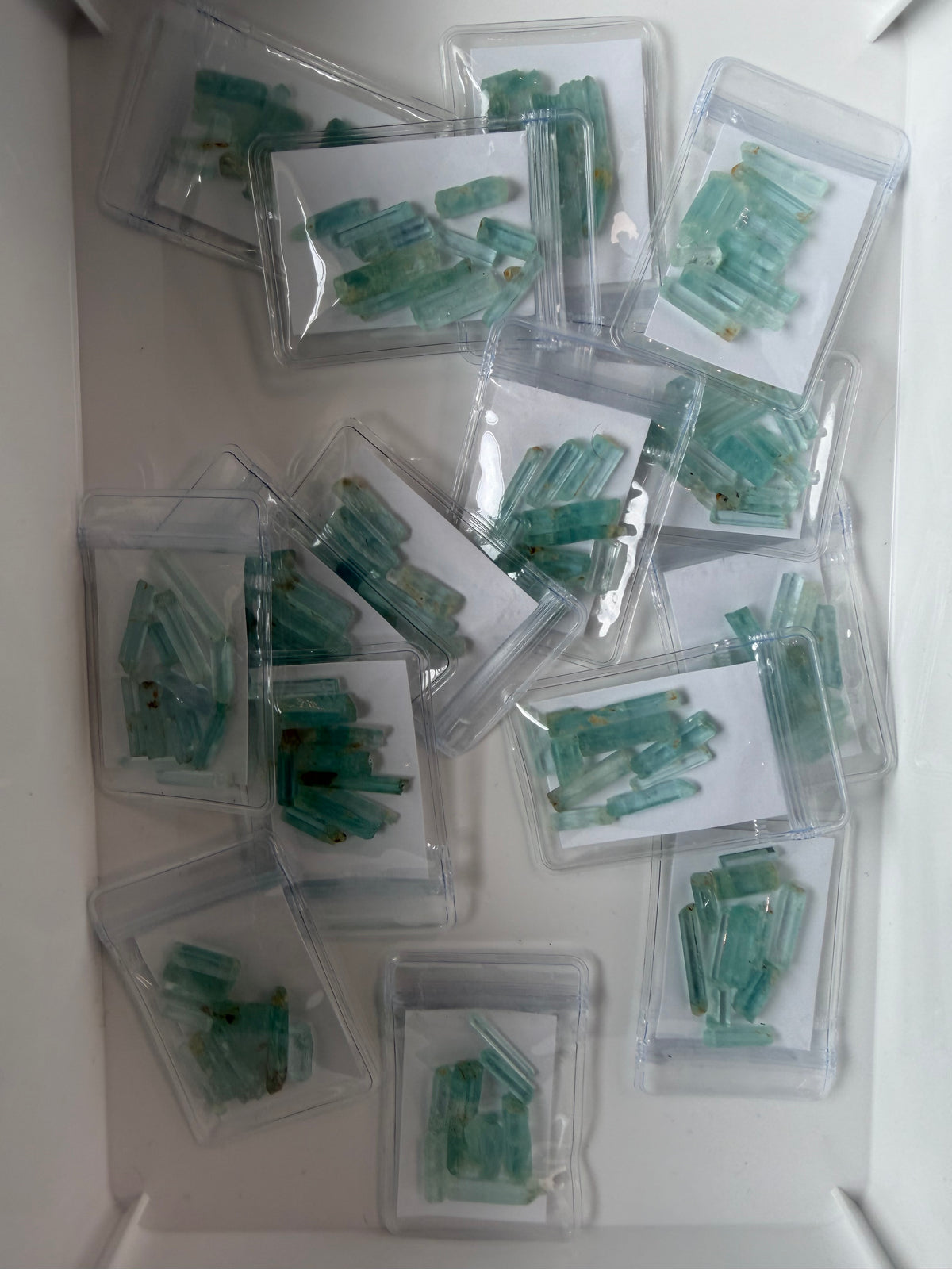 Vanadium Beryl Crystals; Natural Untreated Green Bery; 20.000ct packs