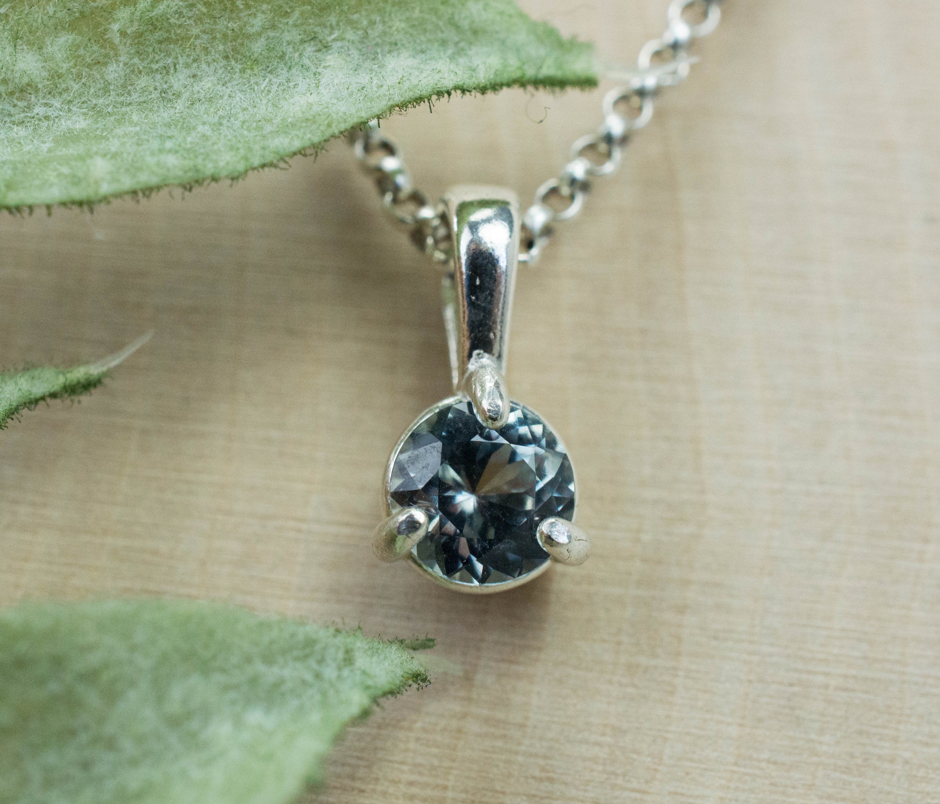 Montana Sapphire Pendant; Natural Untreated USA Sapphire; 0.730cts - Mark Oliver Gems