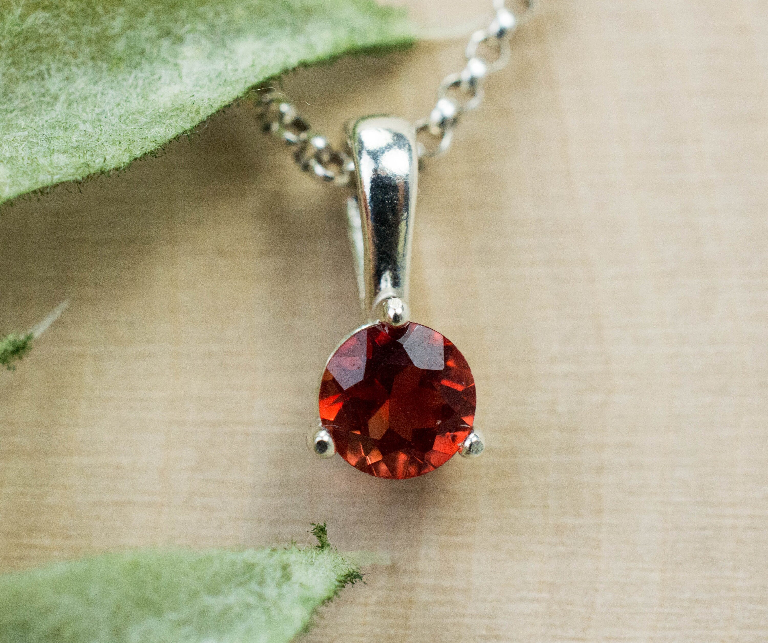 Oregon Sunstone Pendant, Genuine Untreated Red Oregon Sunstone; 0.480cts - Mark Oliver Gems