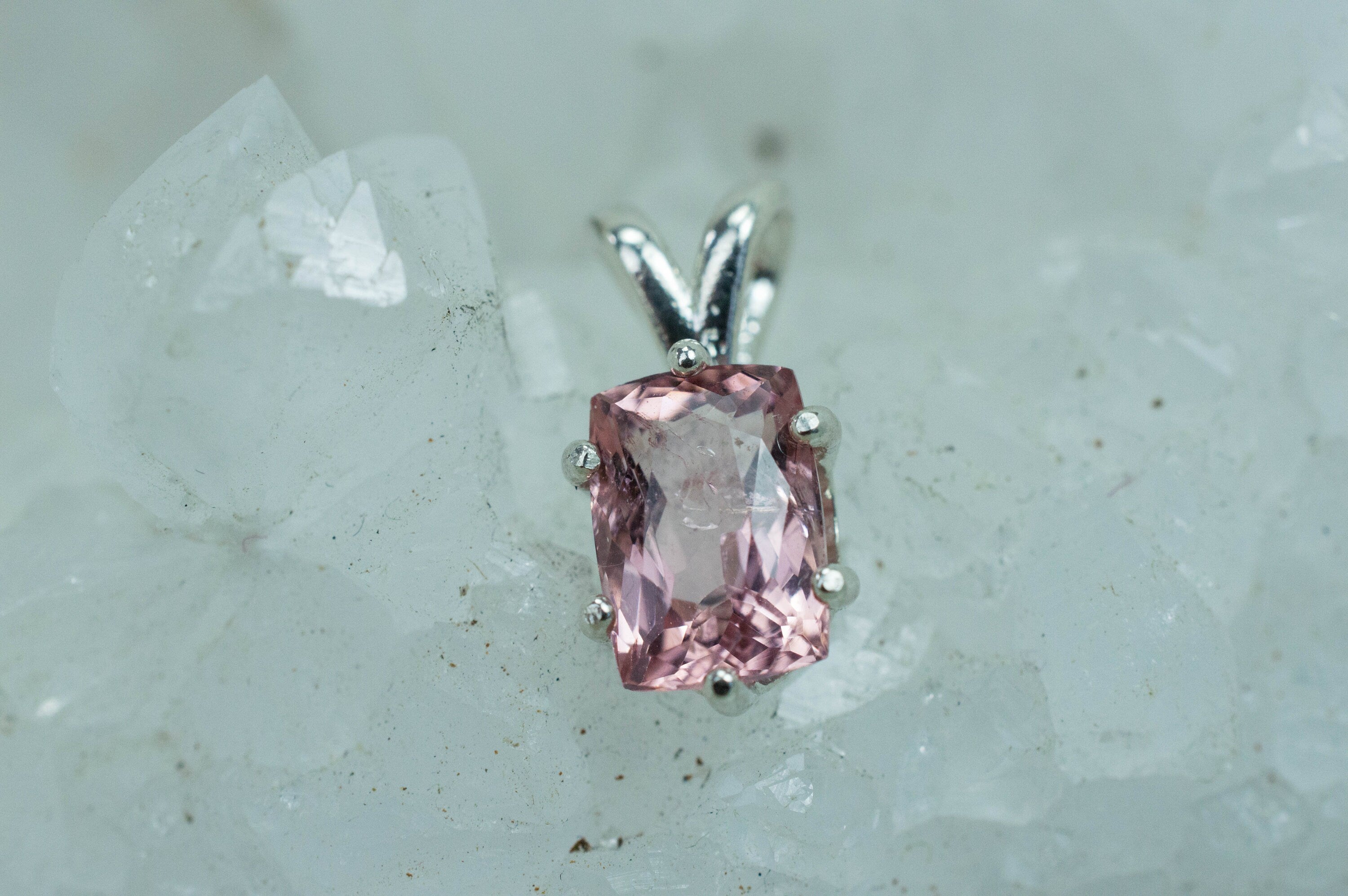 Morganite Pendant; Genuine Untreated Nigeria Morganite; 1.860cts - Mark Oliver Gems