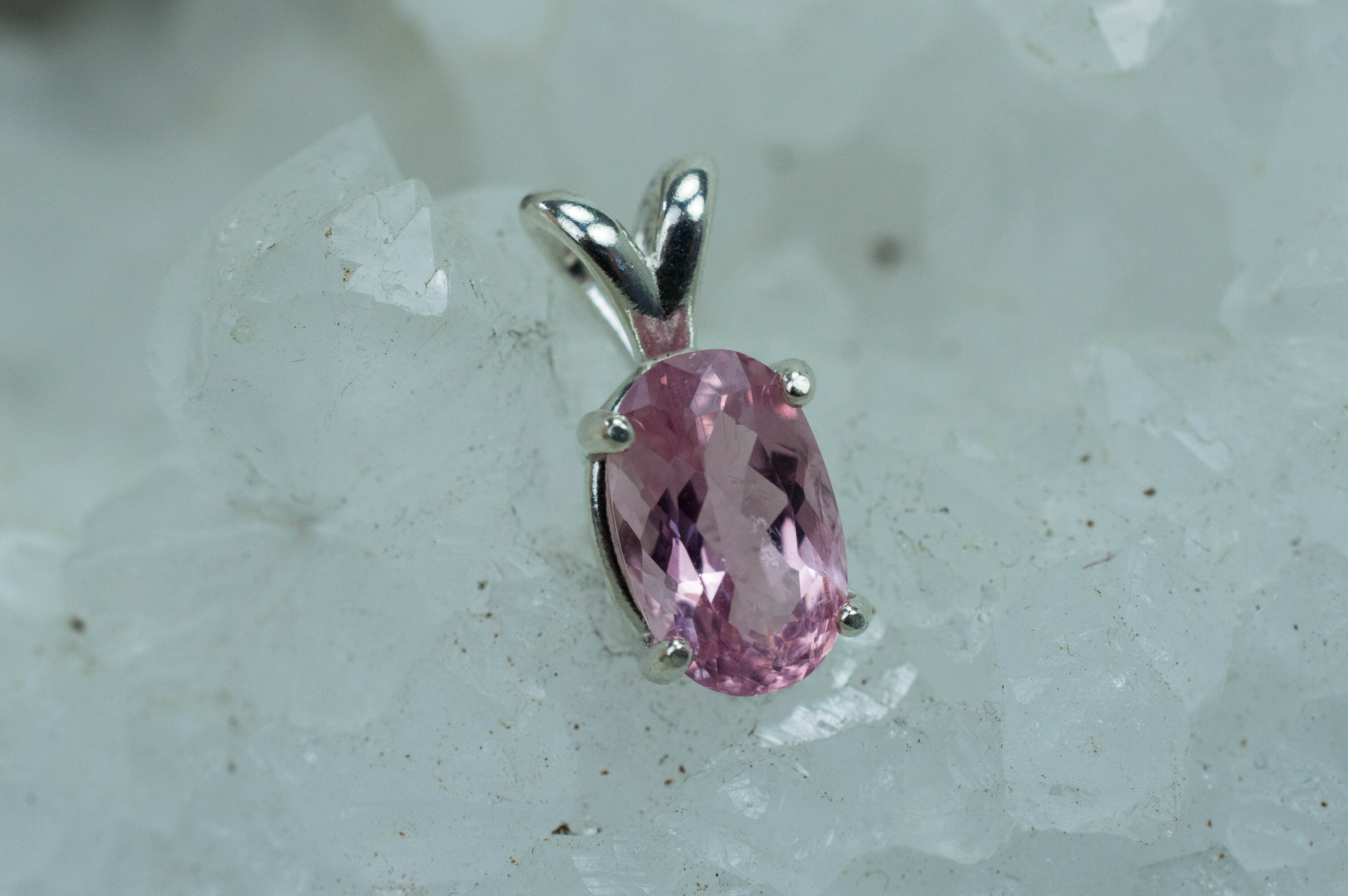 Morganite Pendant; Genuine Untreated Nigeria Morganite; 2.010cts - Mark Oliver Gems