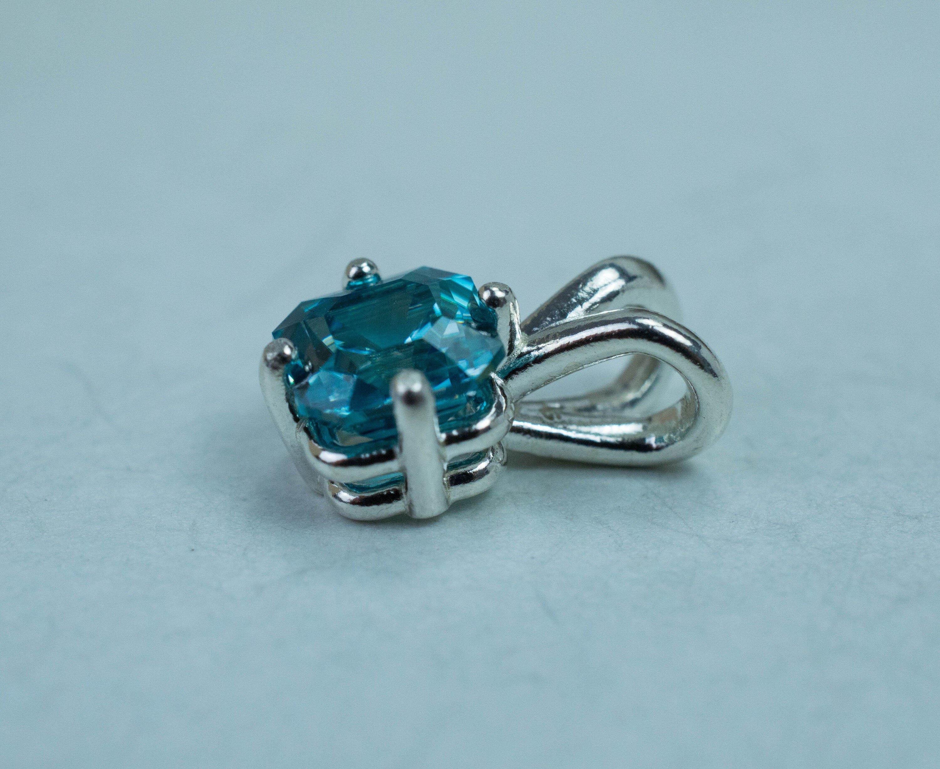 Blue Zircon Pendant, Natural Cambodian Zircon; 1.620cts - Mark Oliver Gems