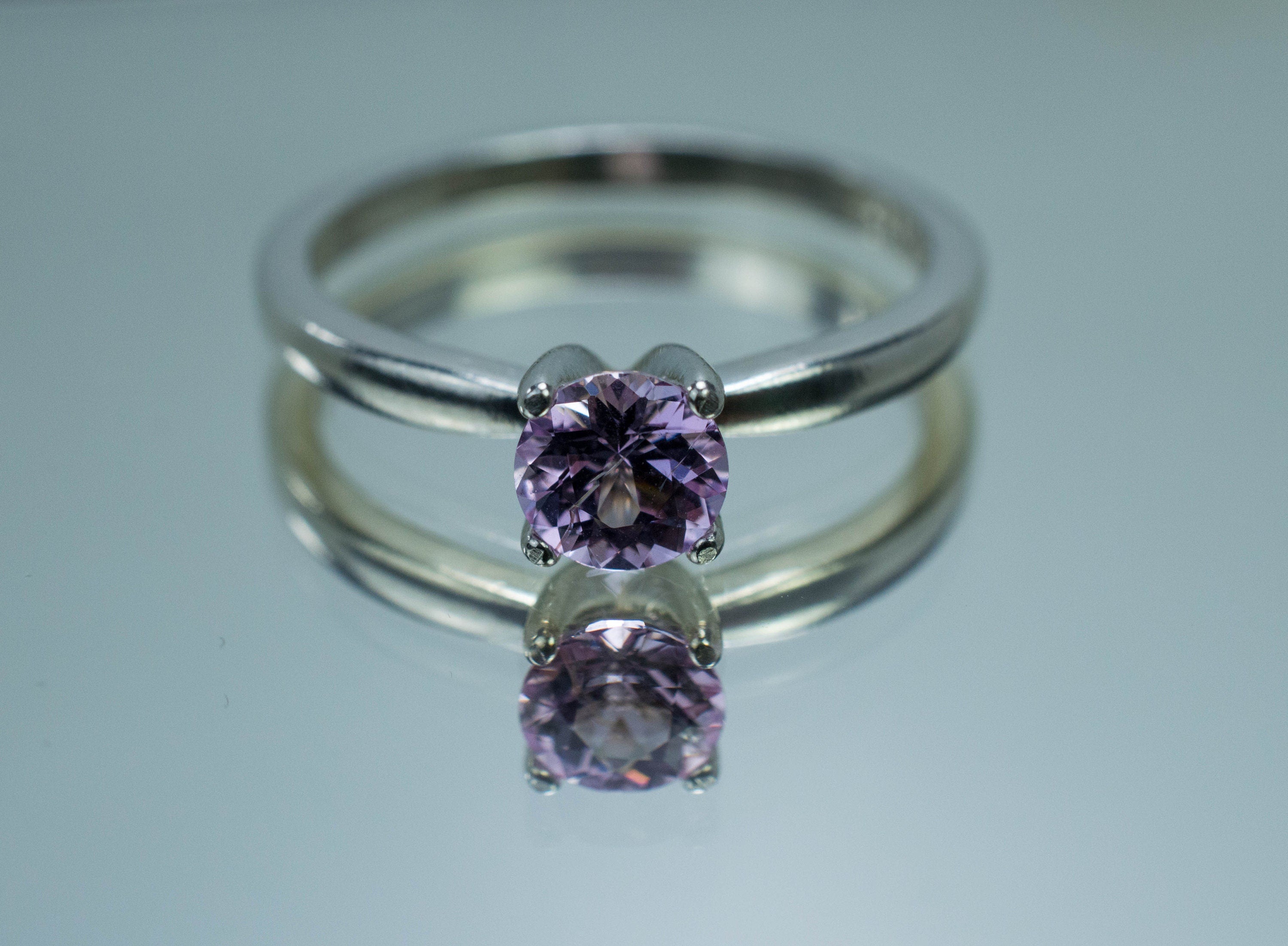 Lavender Spinel Ring; Genuine Untreated Vietnam Spinel; 0.610cts - Mark Oliver Gems