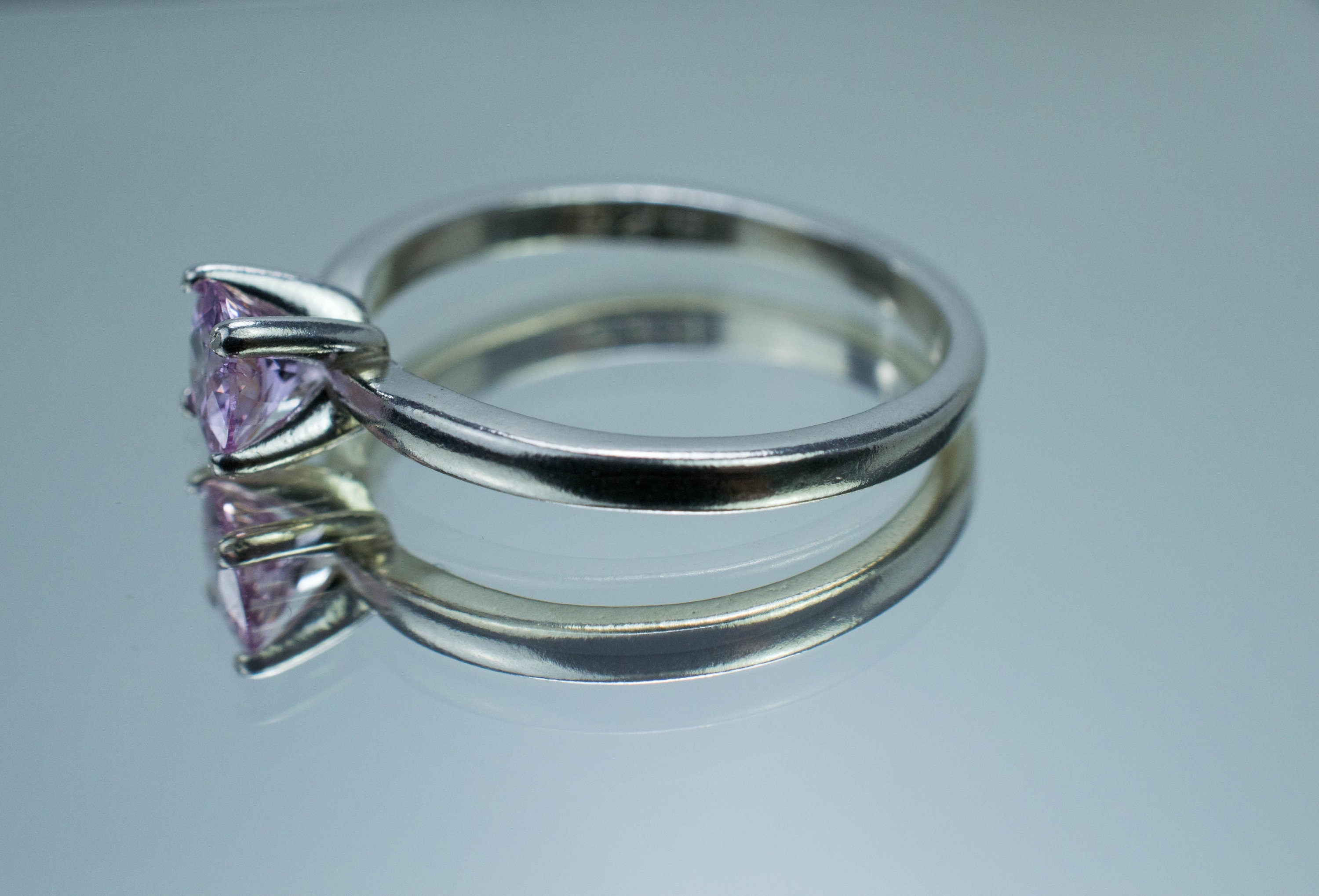 Lavender Spinel Ring; Genuine Untreated Vietnam Spinel; 0.610cts - Mark Oliver Gems