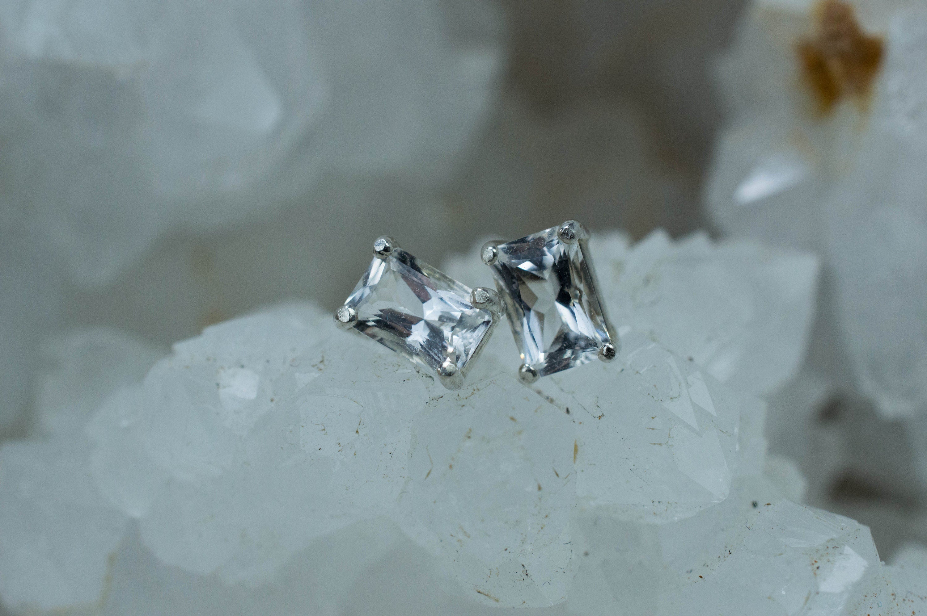 Goshenite Earrings; Natural Untreated Mozambique Platinum Beryl; 1.000cts - Mark Oliver Gems