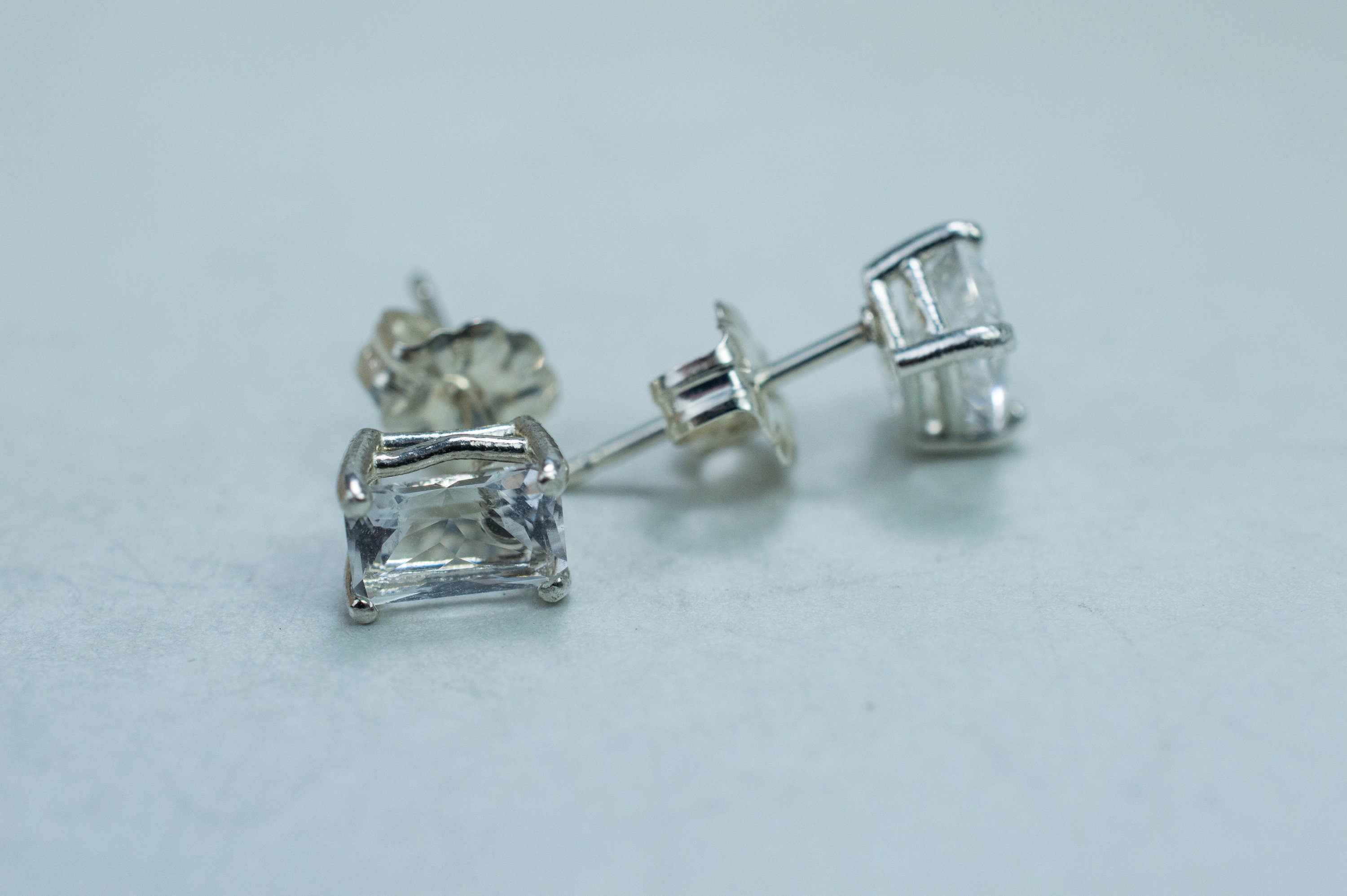 Goshenite Earrings; Natural Untreated Mozambique Platinum Beryl; 1.000cts - Mark Oliver Gems