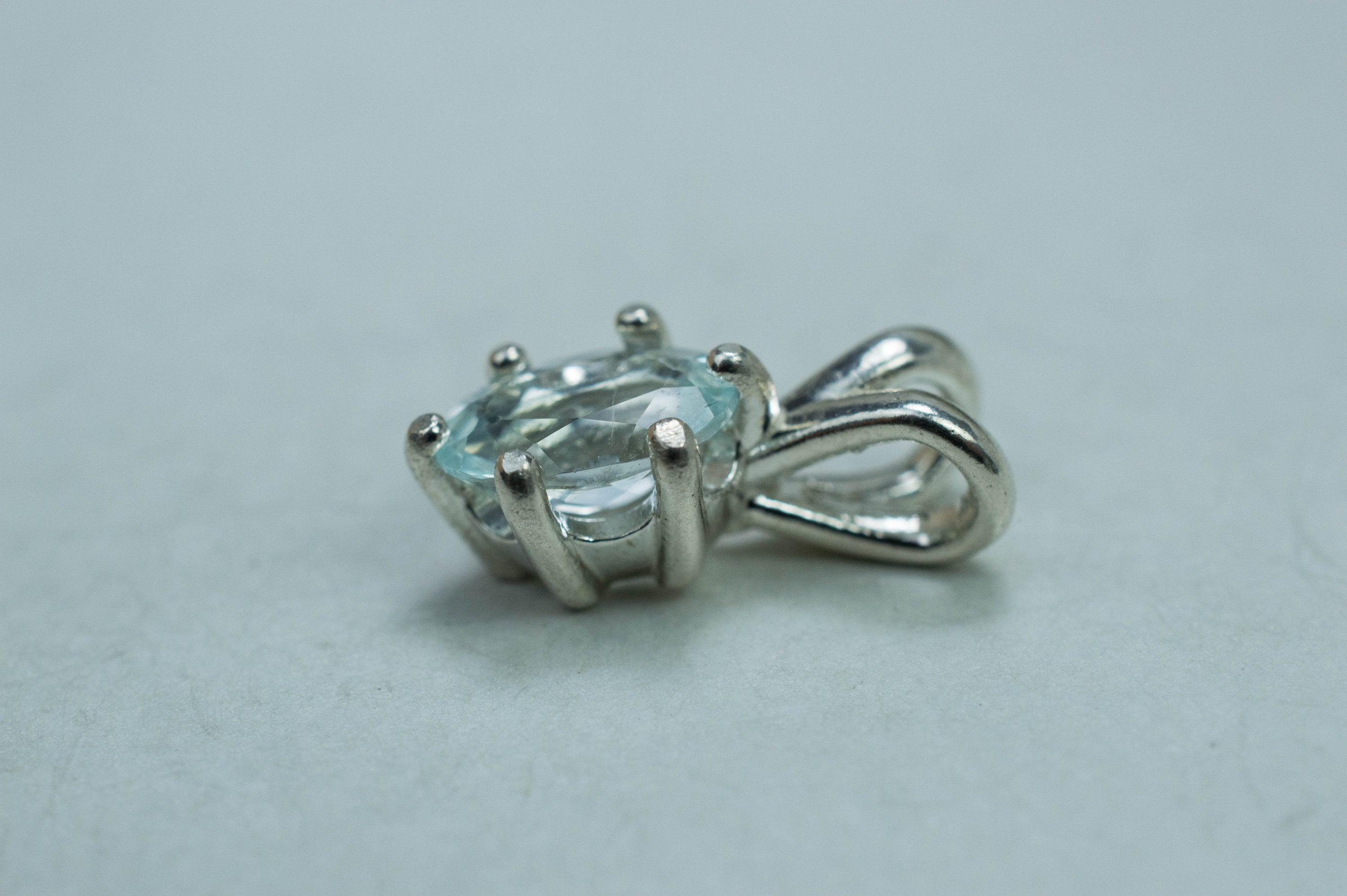 Aquamarine Pendant; Natural Untreated Colorado Aquamarine; 0.900cts - Mark Oliver Gems