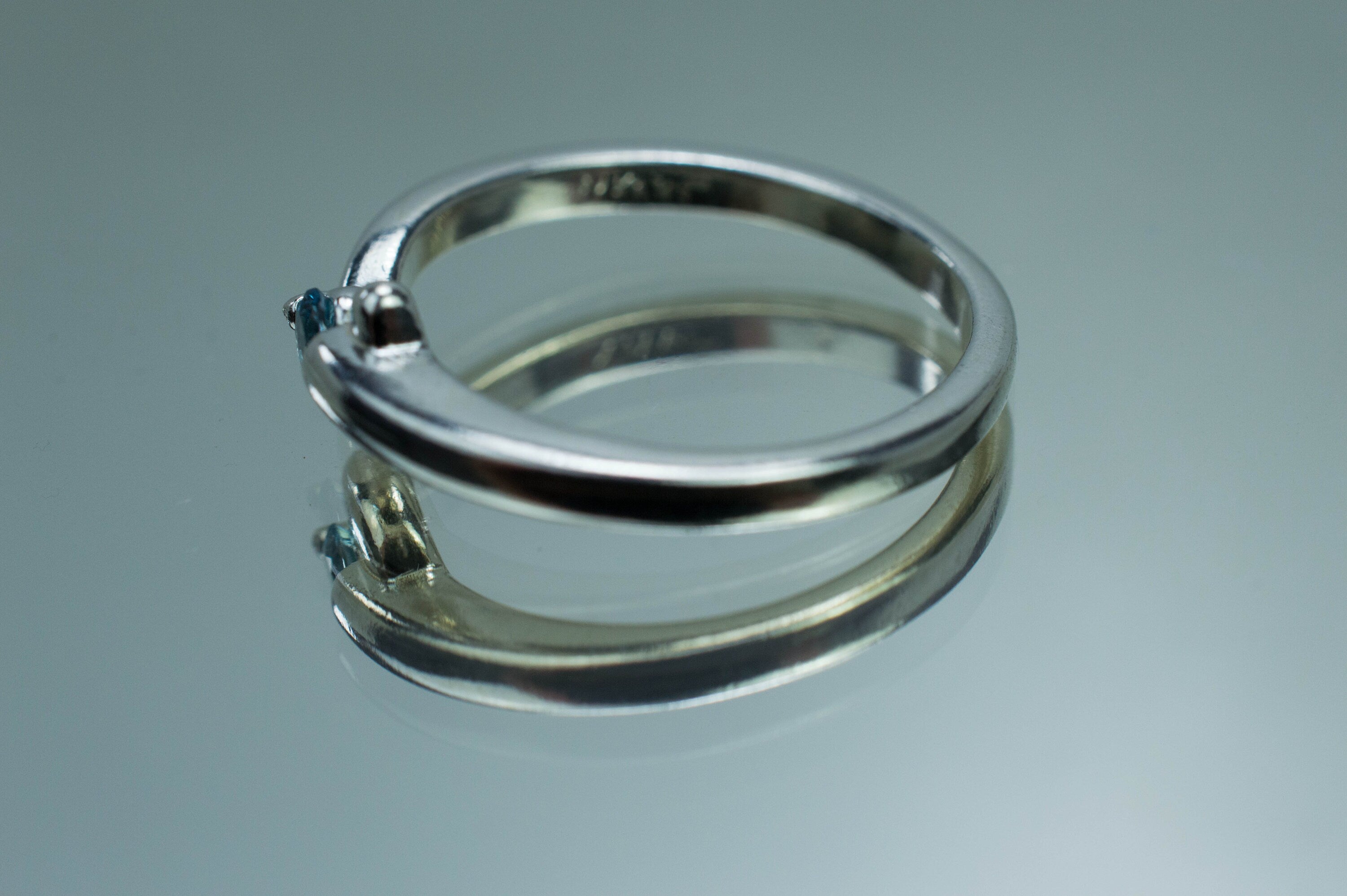 Aquamarine Ring, Genuine Untreated Nigeria Aquamarine; 0.115cts - Mark Oliver Gems