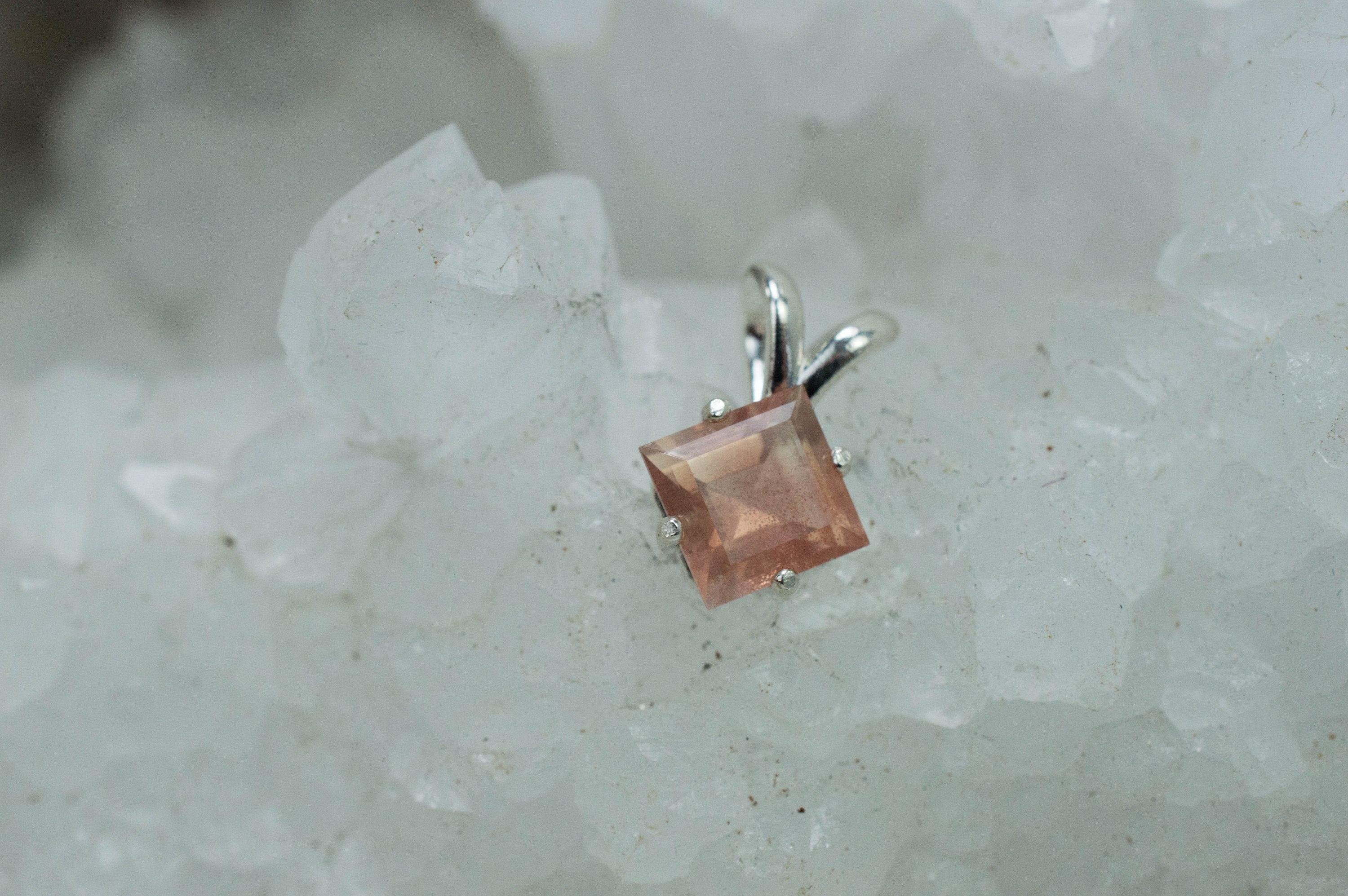 Oregon Sunstone Pendant, Natural Untreated USA Sunstone; 1.195cts - Mark Oliver Gems