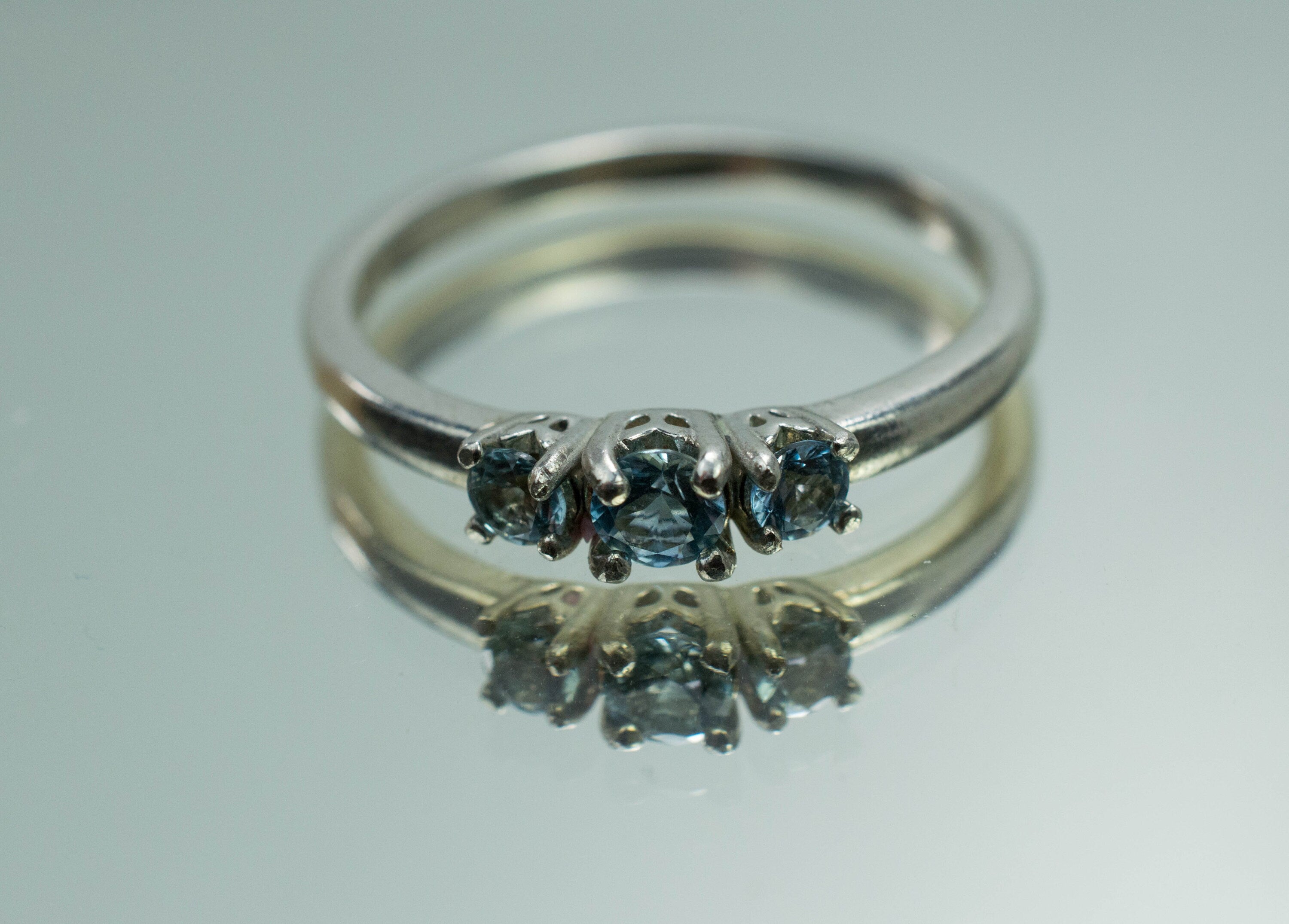 Aquamarine Ring, Genuine Untreated Nigerian Aquamarine; 0.325cts - Mark Oliver Gems