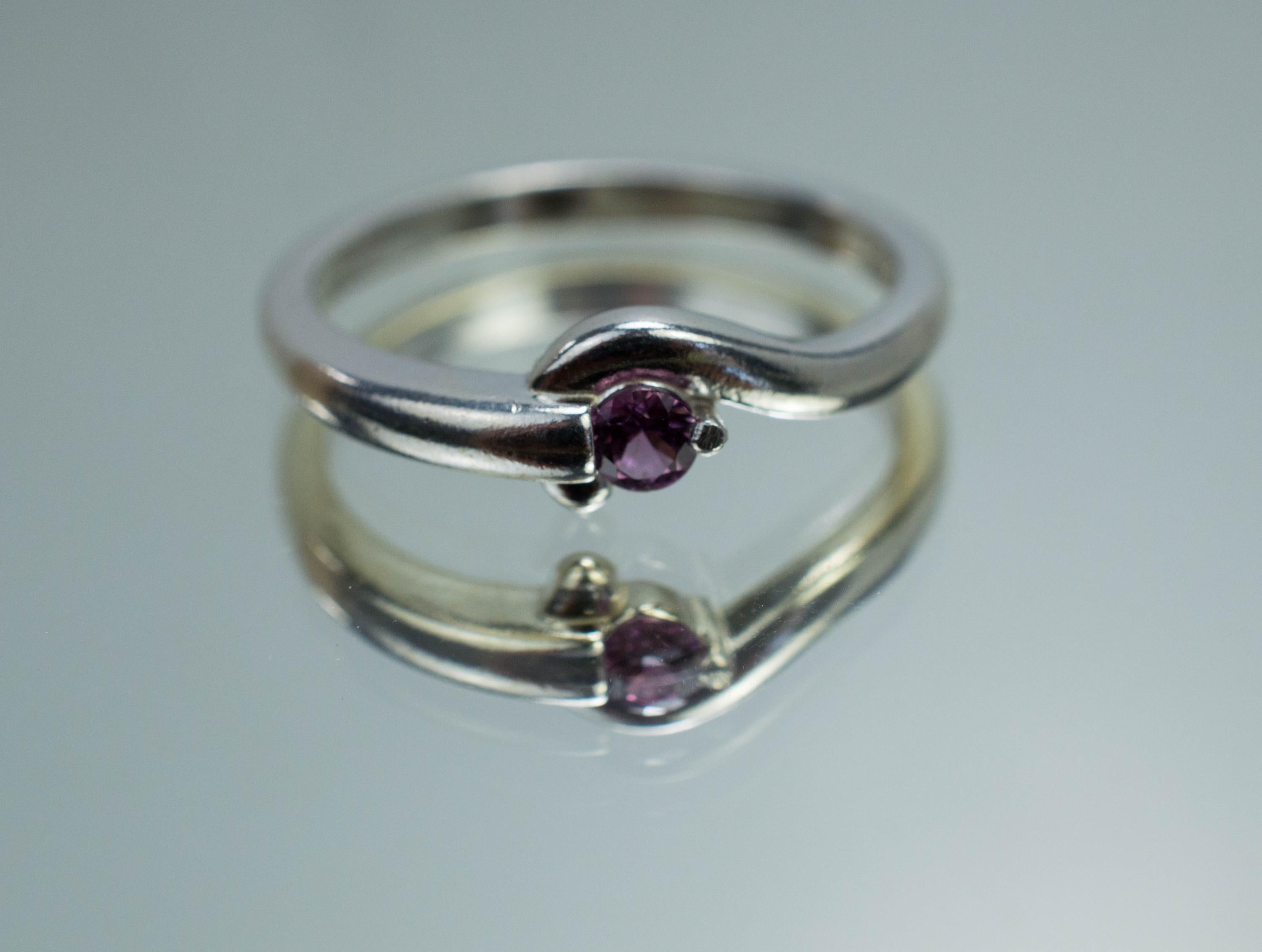 Pink Spinel Ring, Natural Untreated Vietnam Spinel; 0.150cts - Mark Oliver Gems