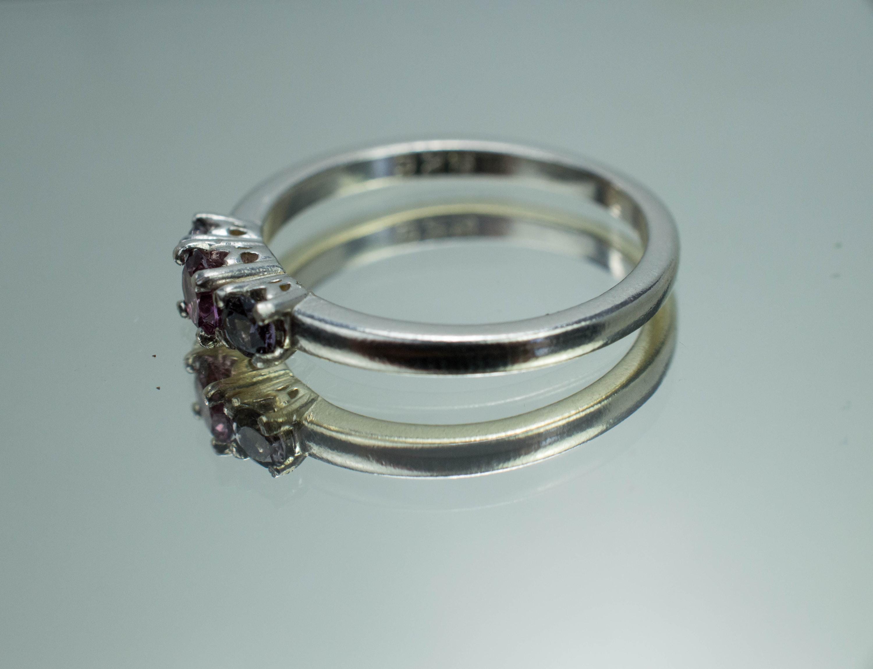 Spinel Ring, Natural Untreated Vietnam Spinel; 0.470cts - Mark Oliver Gems