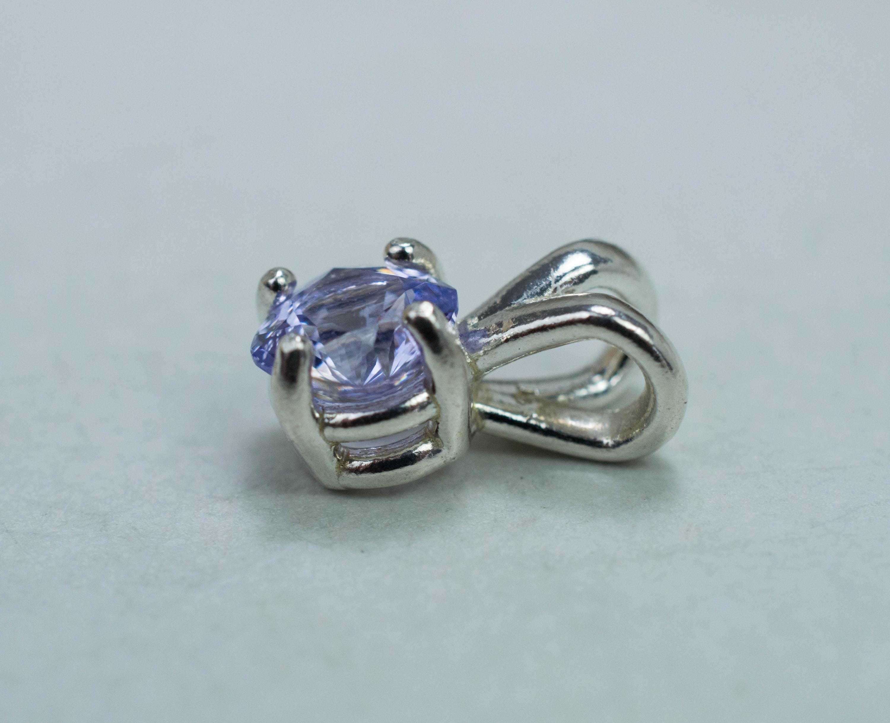 Lavender Spinel Pendant; Natural Untreated Vietnam Purple Spinel; 0.850cts - Mark Oliver Gems