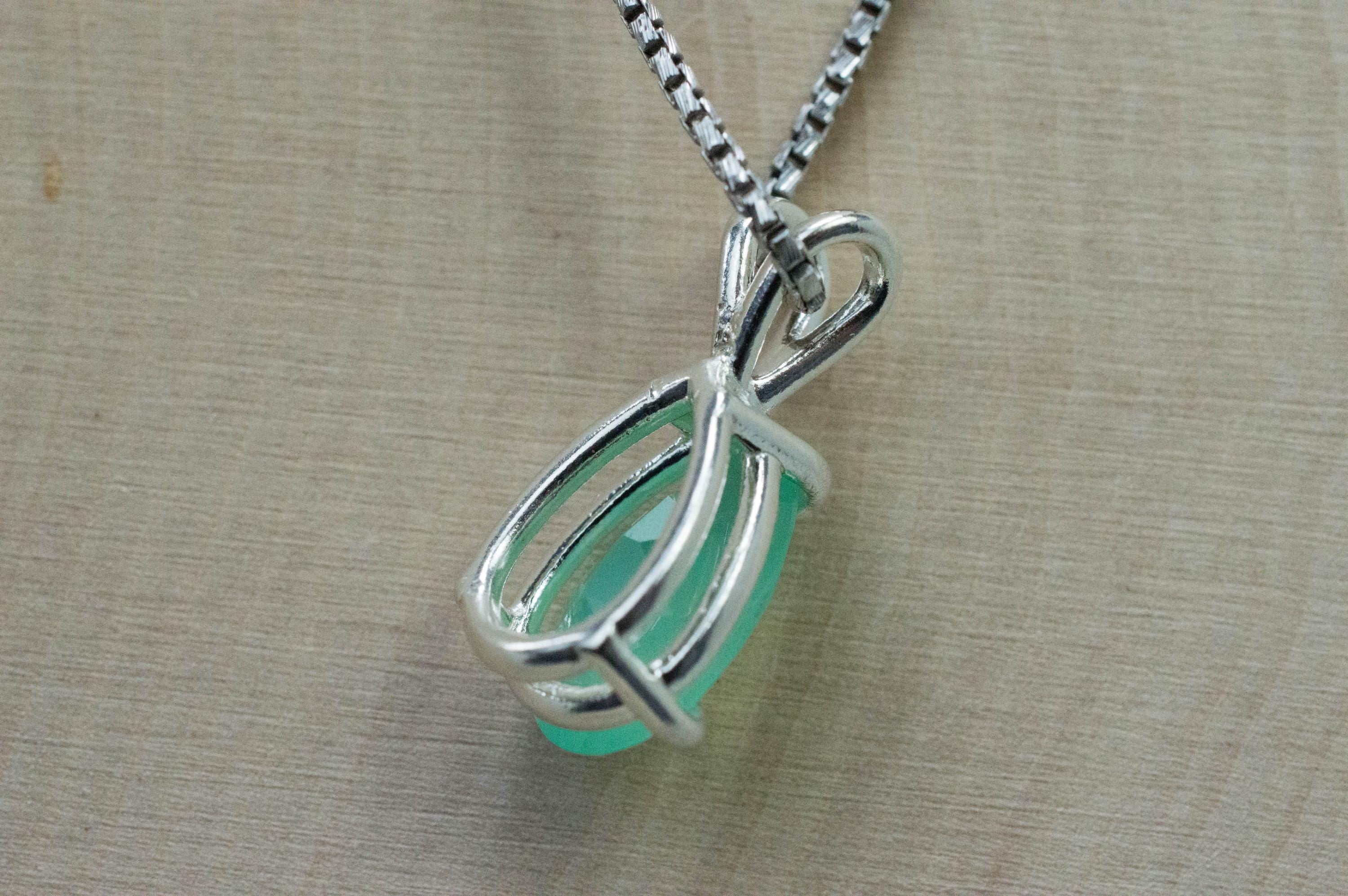 Chrysoprase Pendant; Genuine Untreated Australia Chrysoprase; 2.715cts - Mark Oliver Gems