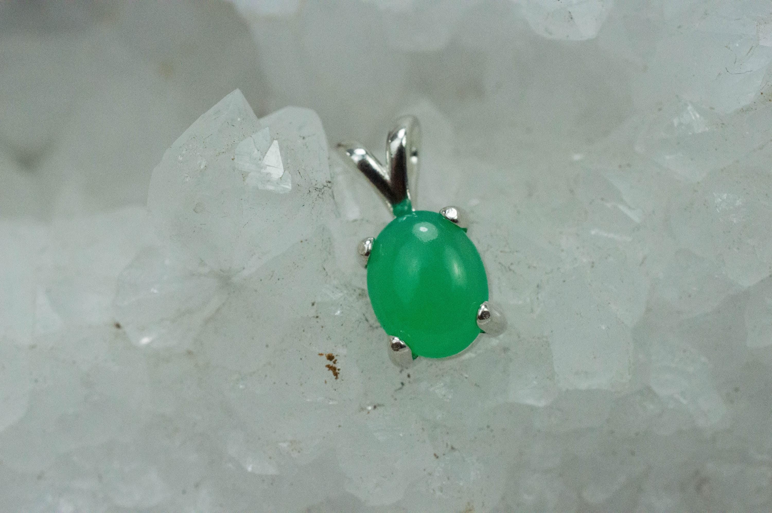 Chrysoprase Pendant; Genuine Untreated Australia Chrysoprase; 2.040cts - Mark Oliver Gems
