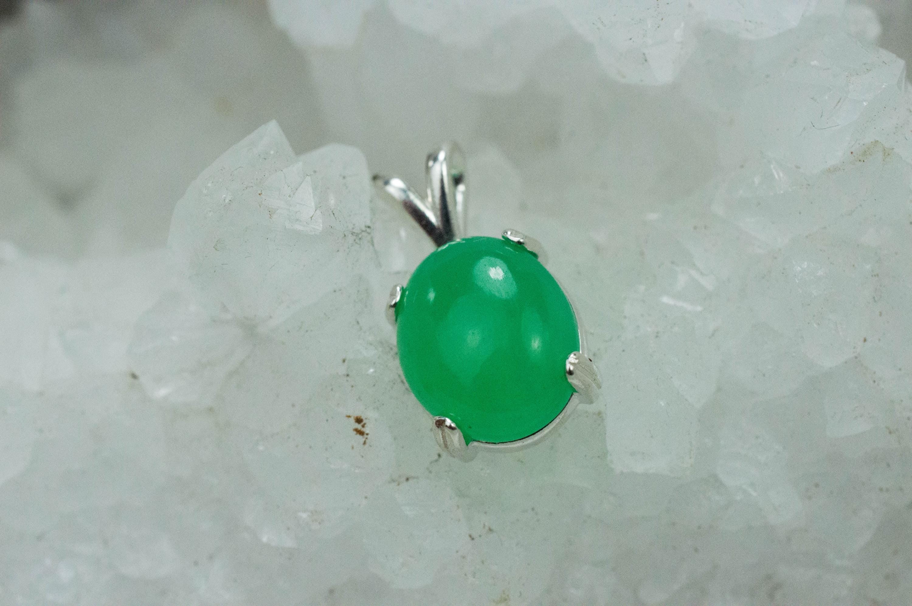 Chrysoprase Pendant; Genuine Untreated Australia Chrysoprase; 5.000cts - Mark Oliver Gems