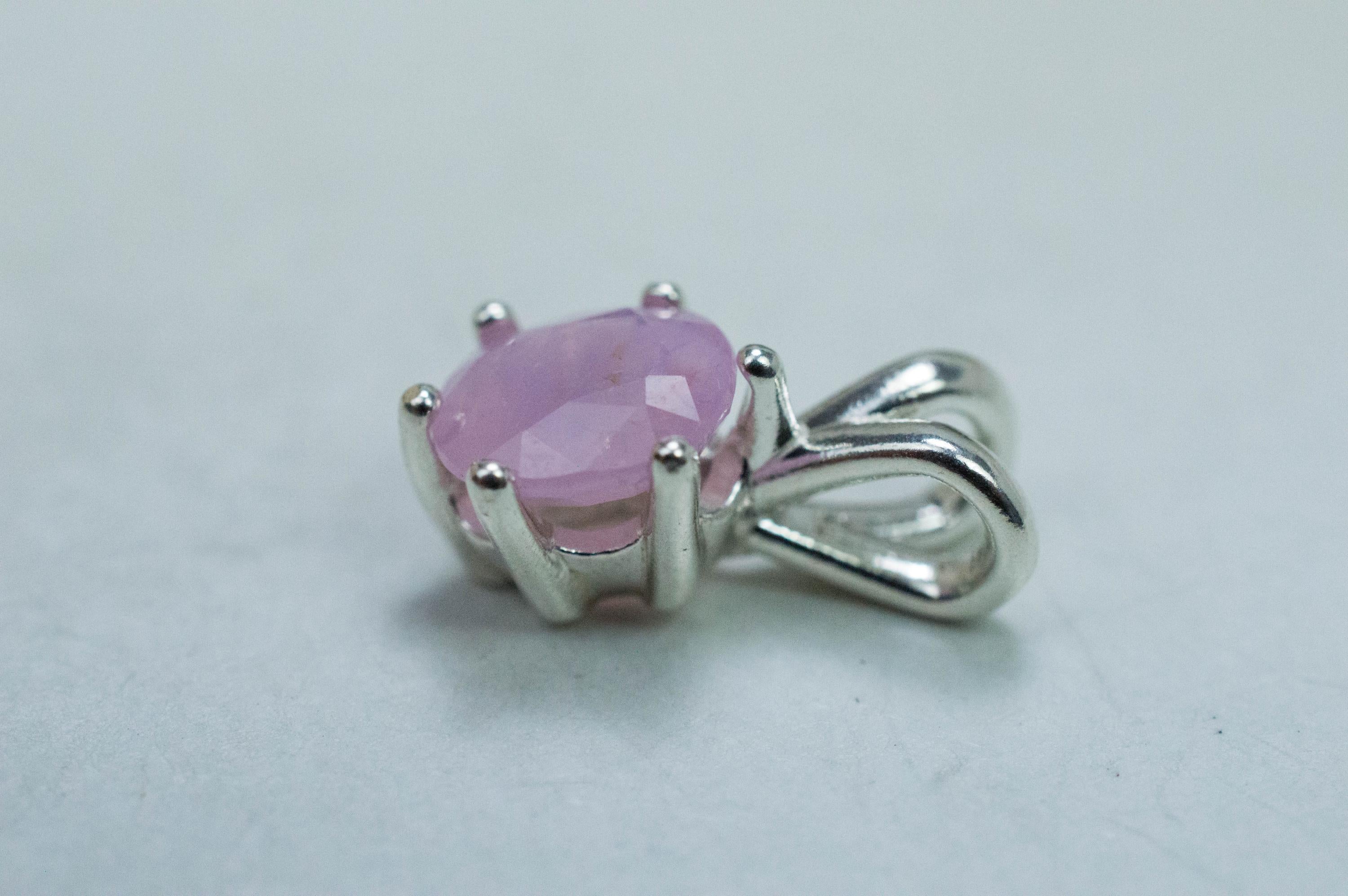 Pink Sapphire Pendant; Natural Untreated Vietnam Sapphire; 1.725cts - Mark Oliver Gems