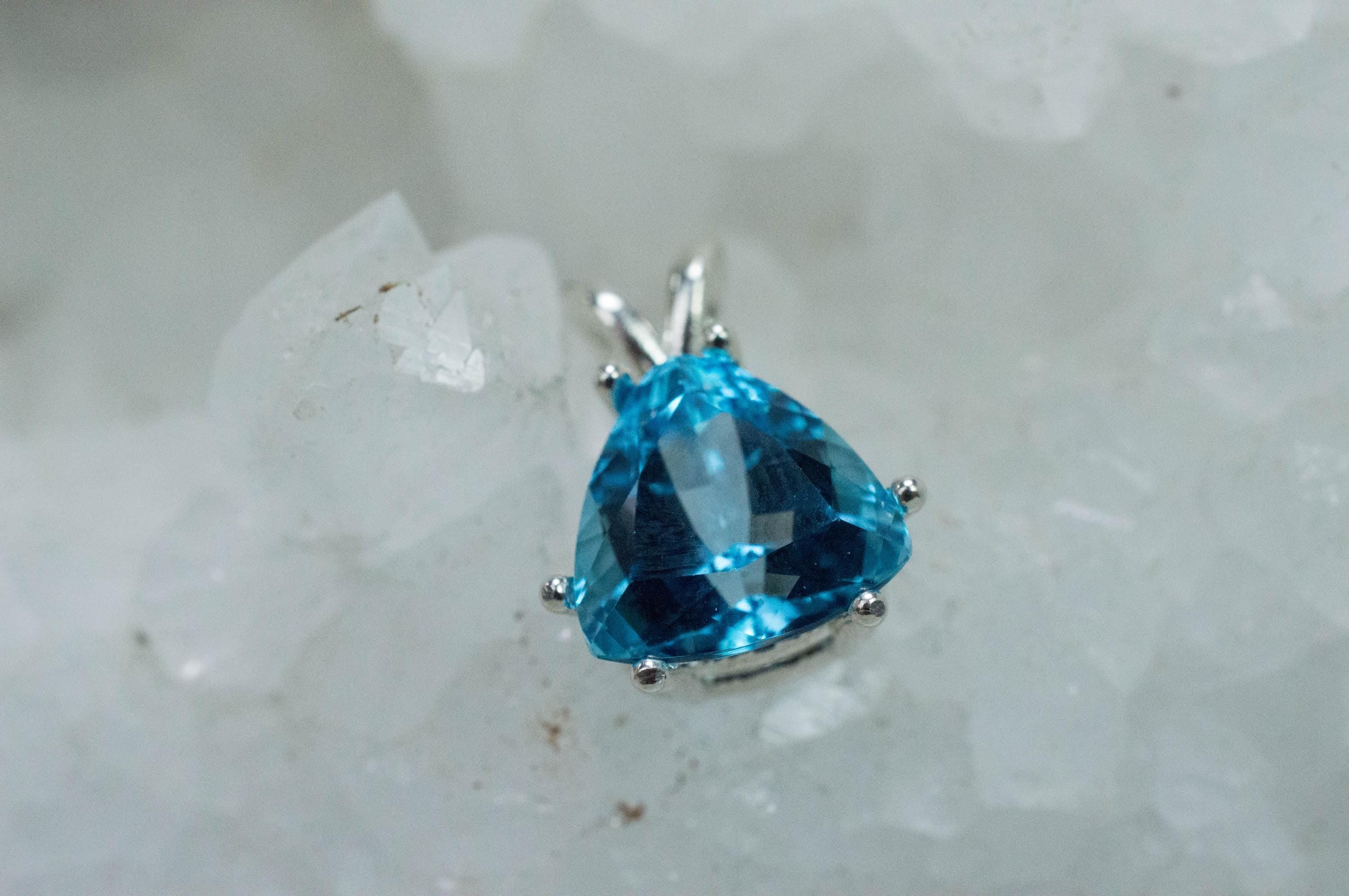 Blue Topaz Pendant; Natural Brazilian Topaz; 5.575cts - Mark Oliver Gems