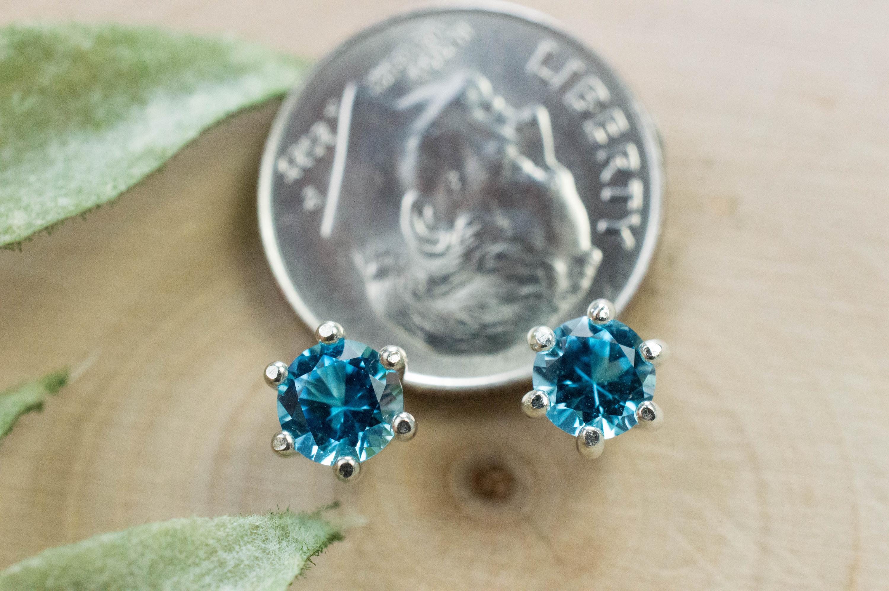 Blue Topaz Earrings; Natural Brazil Topaz; 1.000cts - Mark Oliver Gems