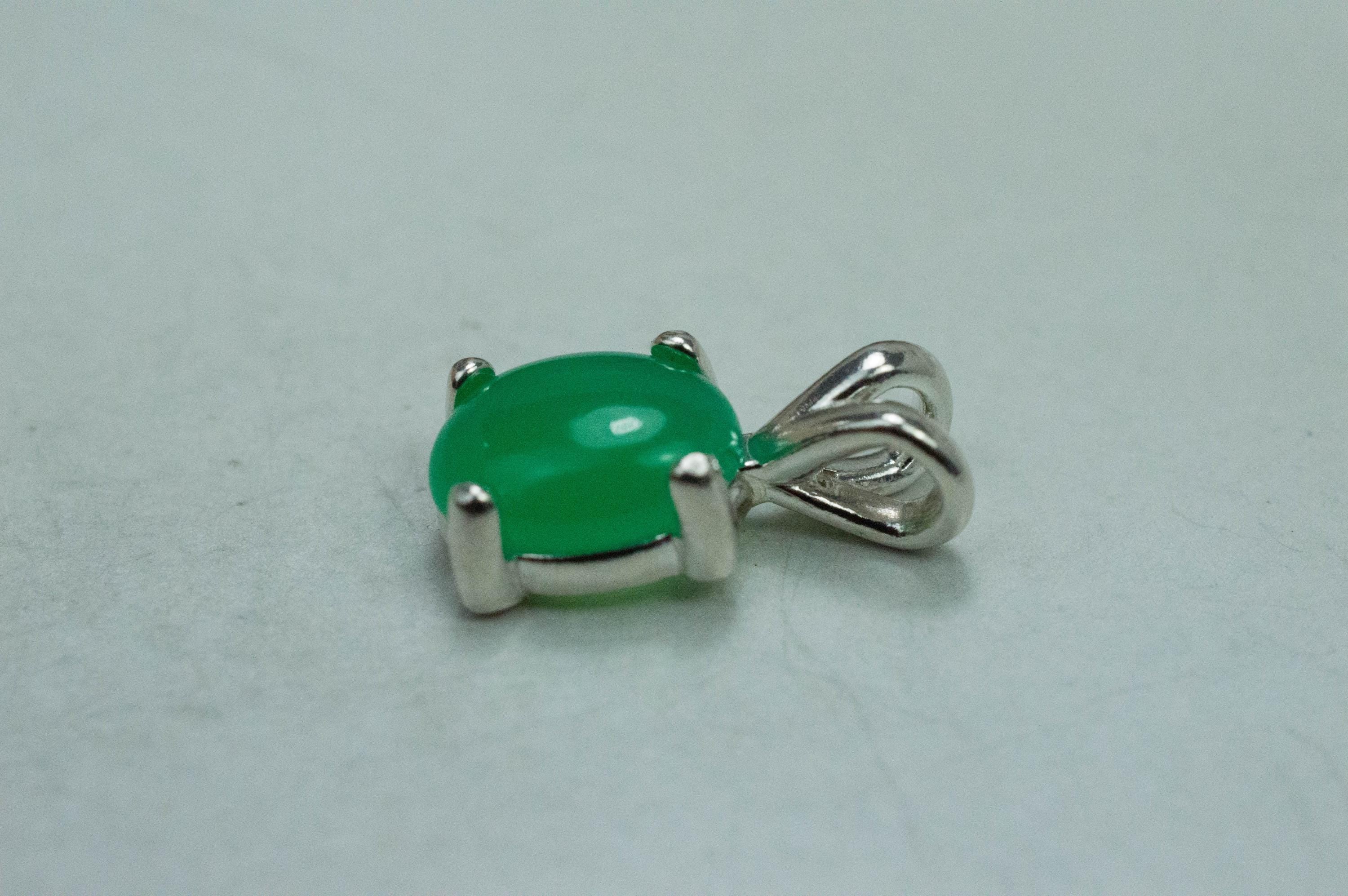 Chrysoprase Pendant; Genuine Untreated Australia Chrysoprase; 2.040cts - Mark Oliver Gems