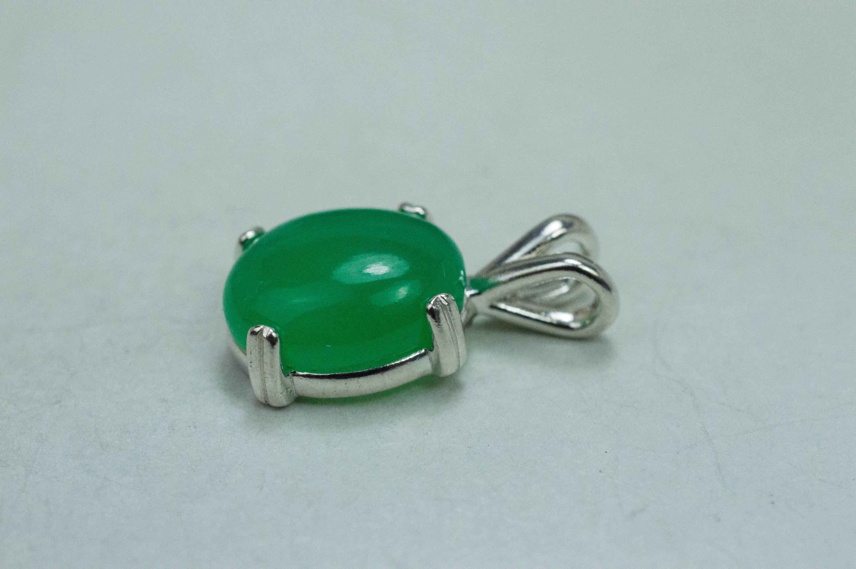 Chrysoprase Pendant; Genuine Untreated Australia Chrysoprase; 5.000cts - Mark Oliver Gems