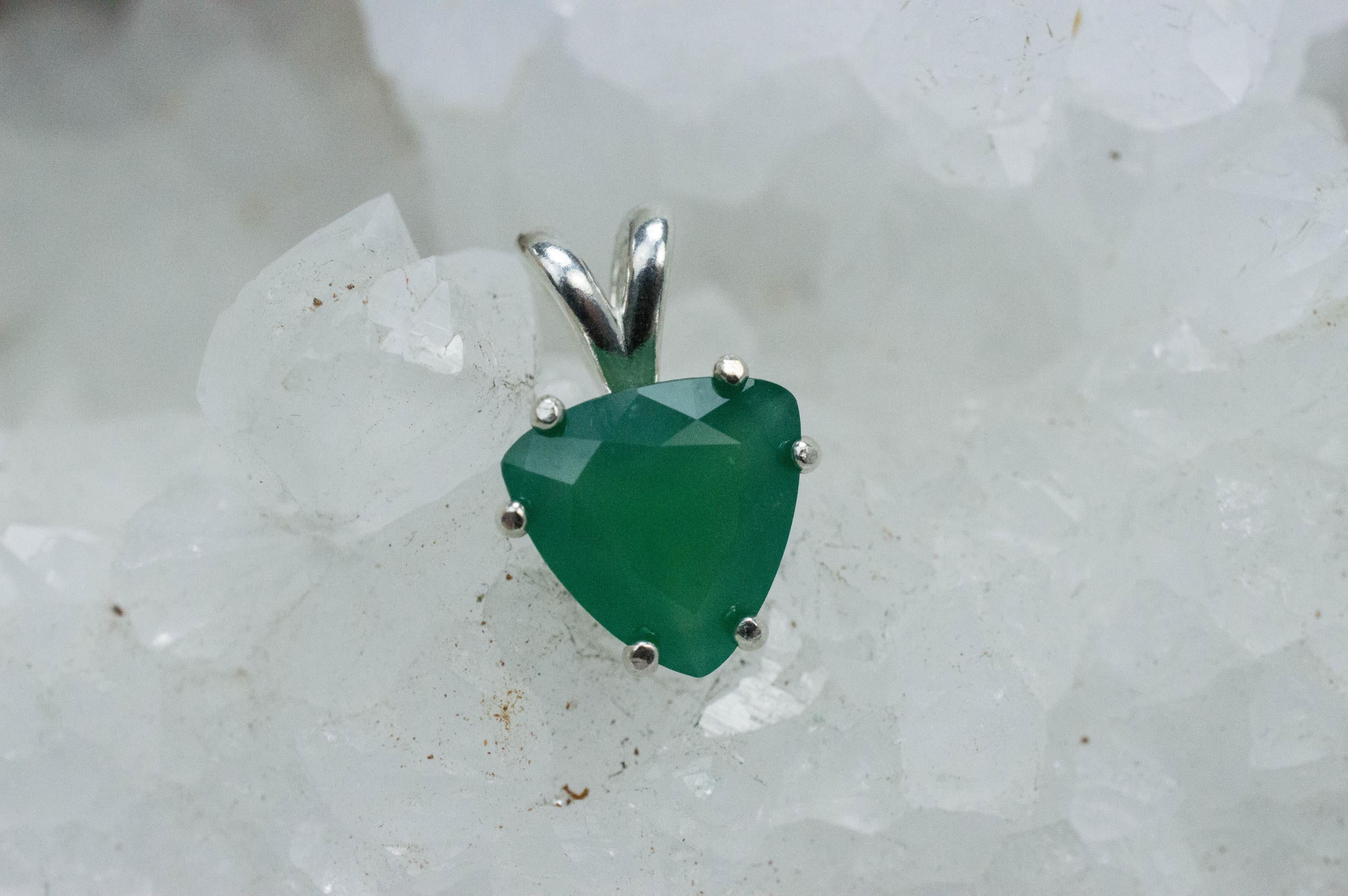 Chrome Chalcedony Pendant; Natural Untreated Zimbabwe Chalcedony; 2.850cts - Mark Oliver Gems