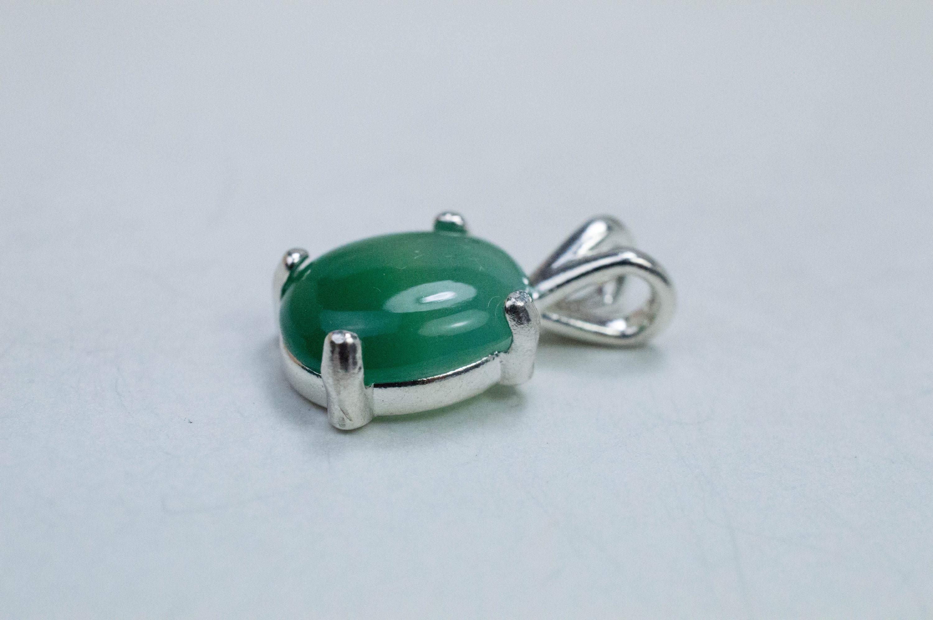 Chrome Chalcedony Pendant; Natural Untreated Zimbabwe Chalcedony; 3.320cts - Mark Oliver Gems