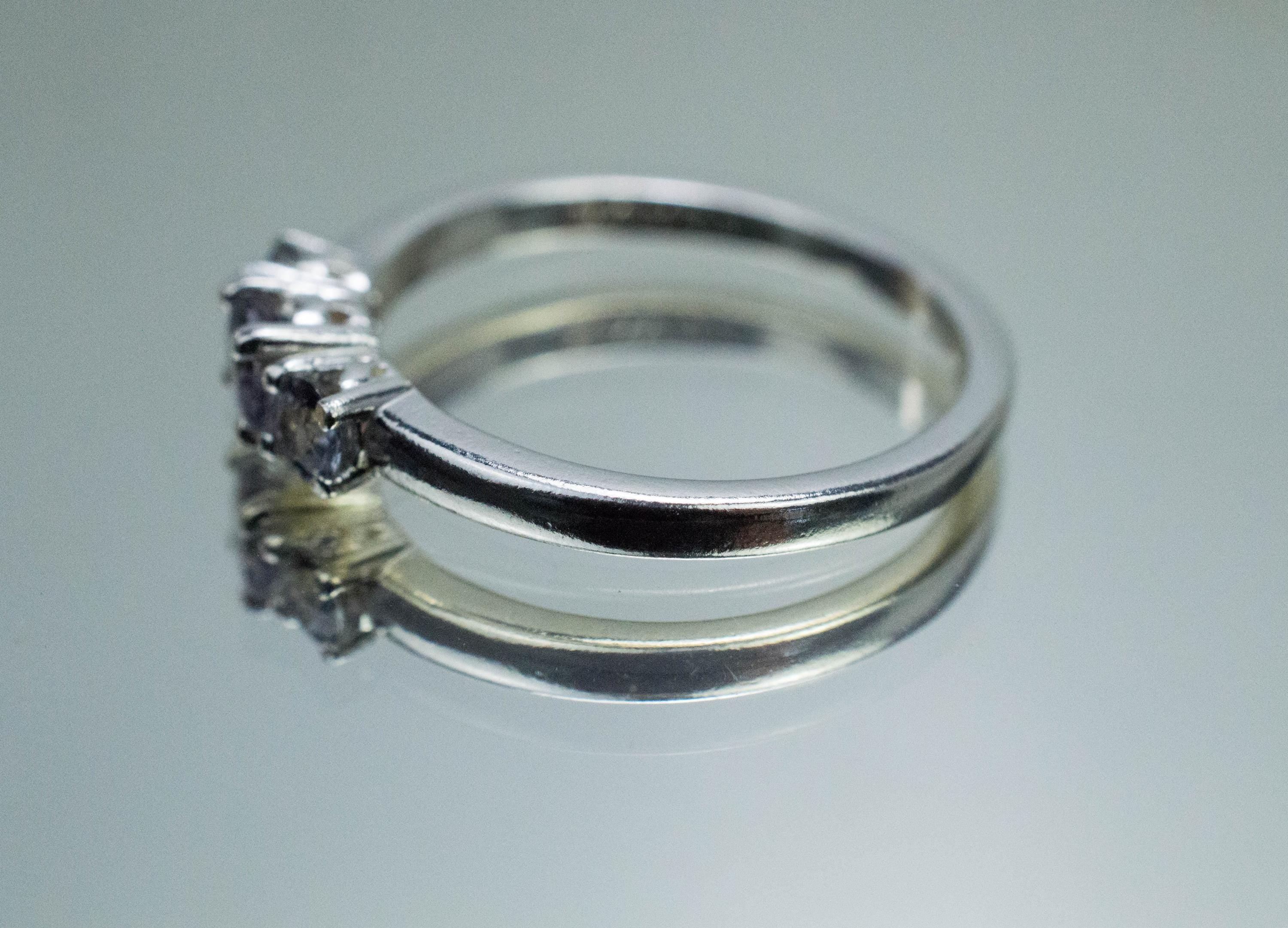 Gray Spinel Ring, Natural Untreated Mozambique Spinel; 0.540cts - Mark Oliver Gems