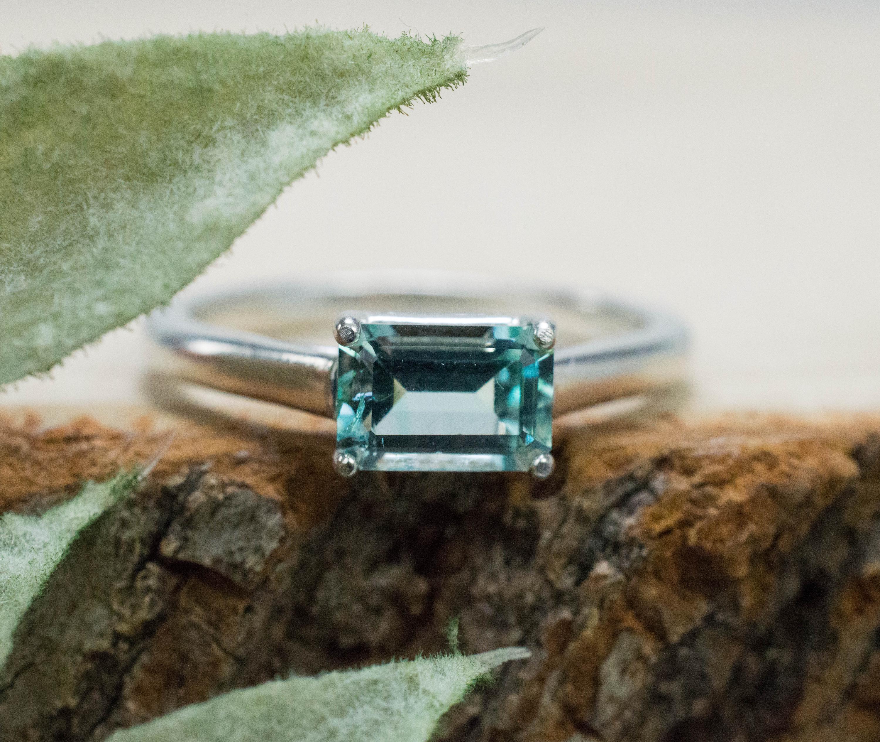 Green Beryl Ring; Natural Untreated Nigerian Beryl; 0.870cts - Mark Oliver Gems