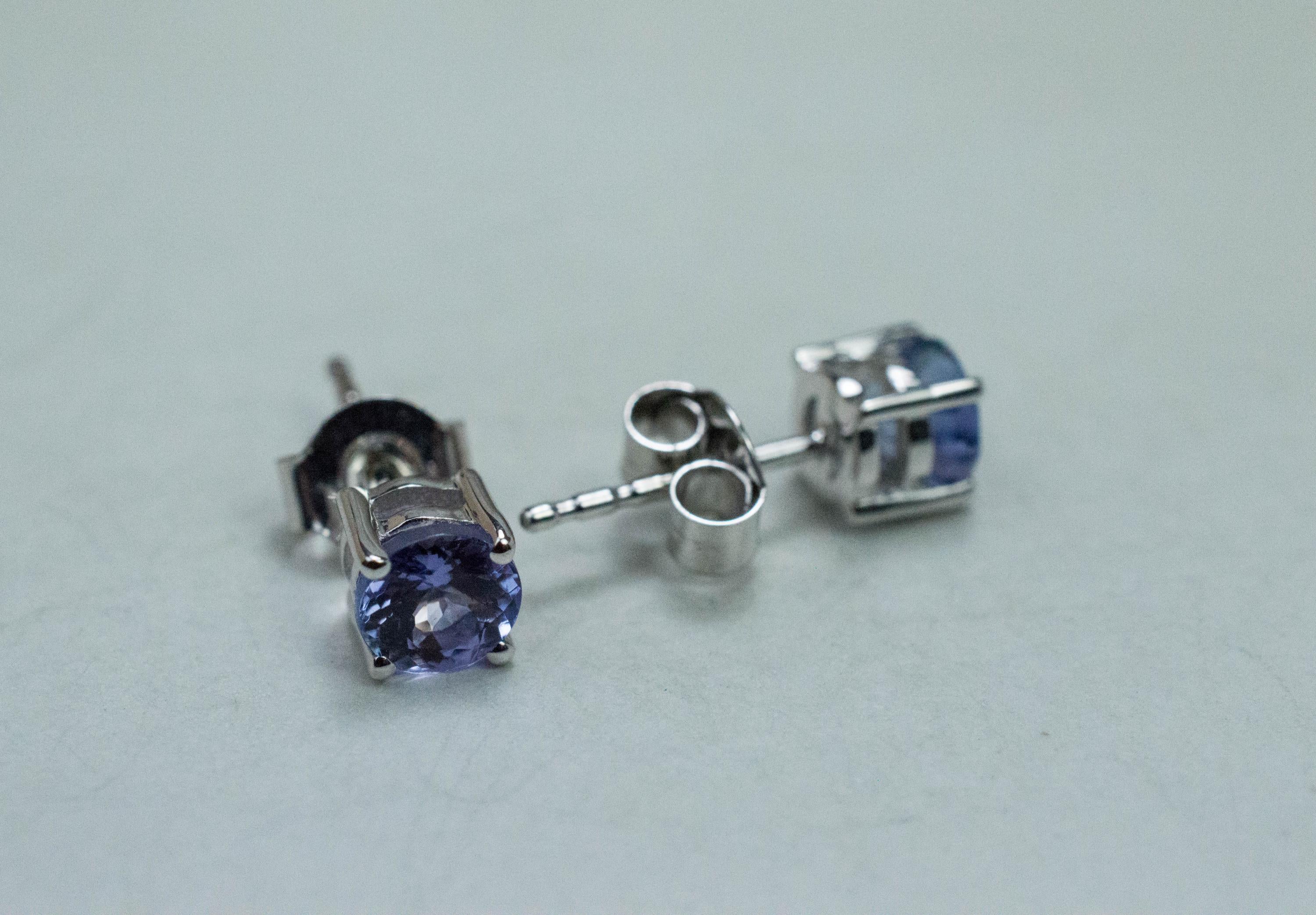 Tanzanite Earrings; Natural Tanzania Tanzanite; 0.980cts - Mark Oliver Gems