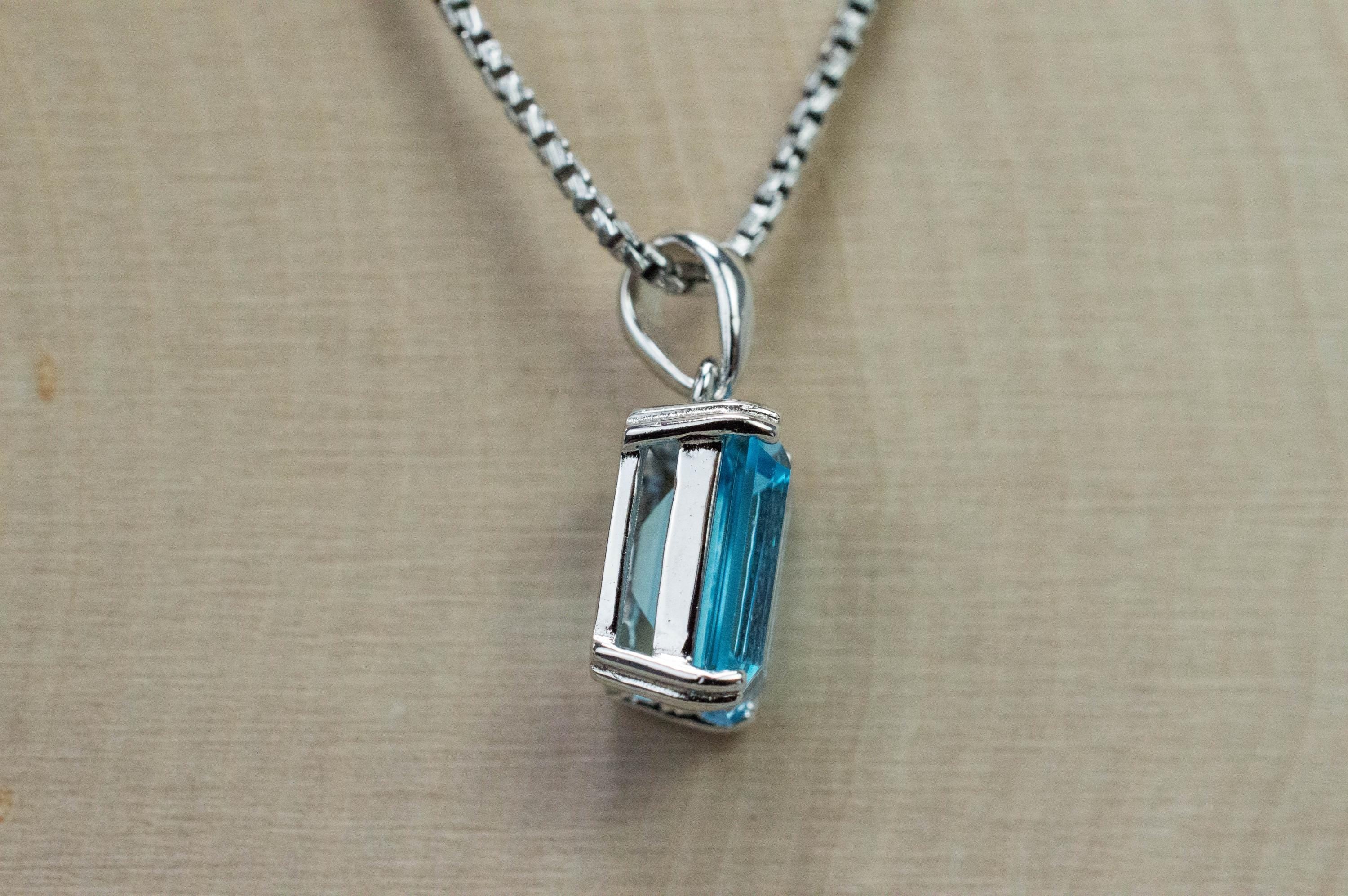 Blue Topaz Pendant; Natural Brazilian Topaz; 3.750cts - Mark Oliver Gems