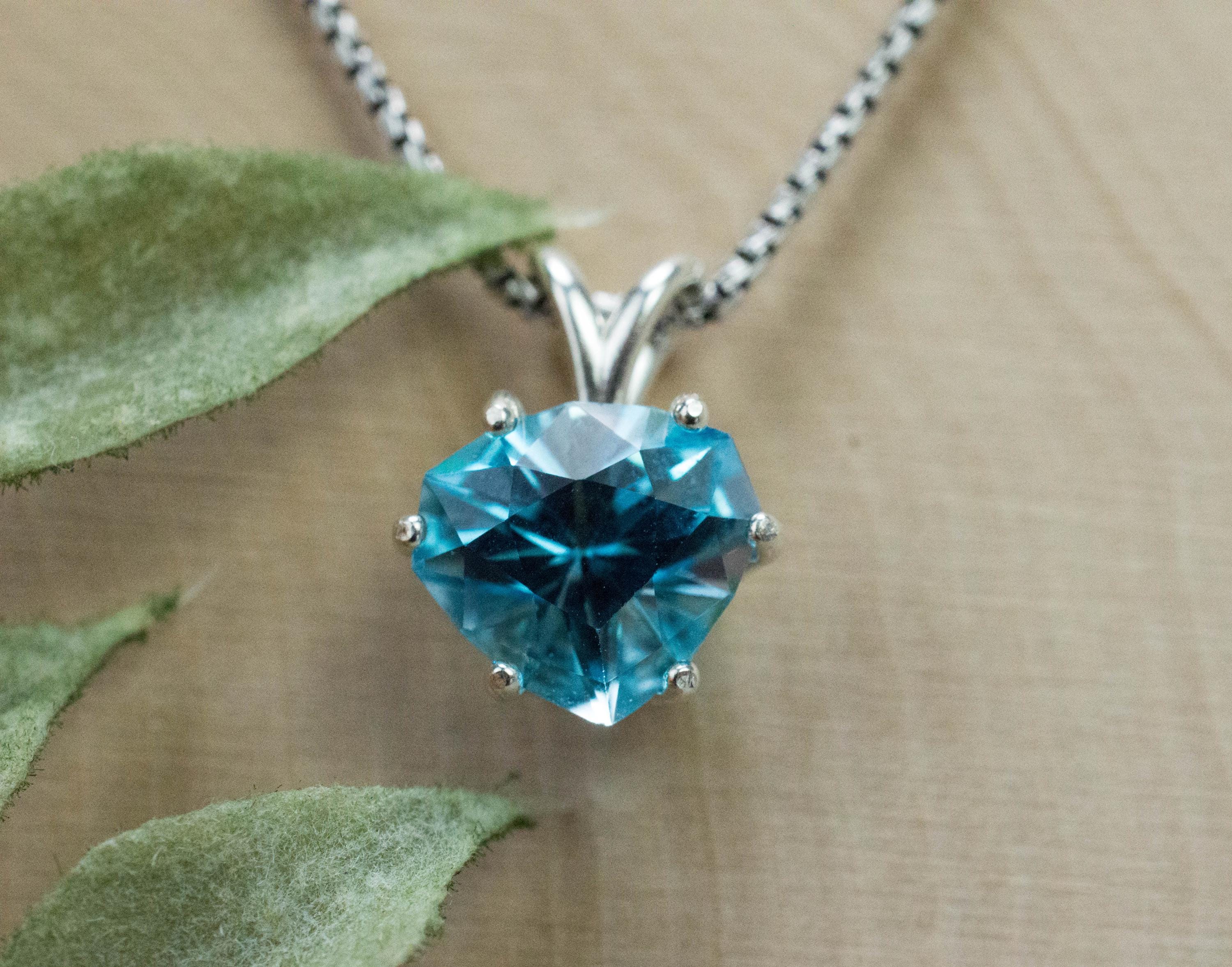 Blue Topaz Pendant; Natural Brazilian Topaz; 4.590cts - Mark Oliver Gems