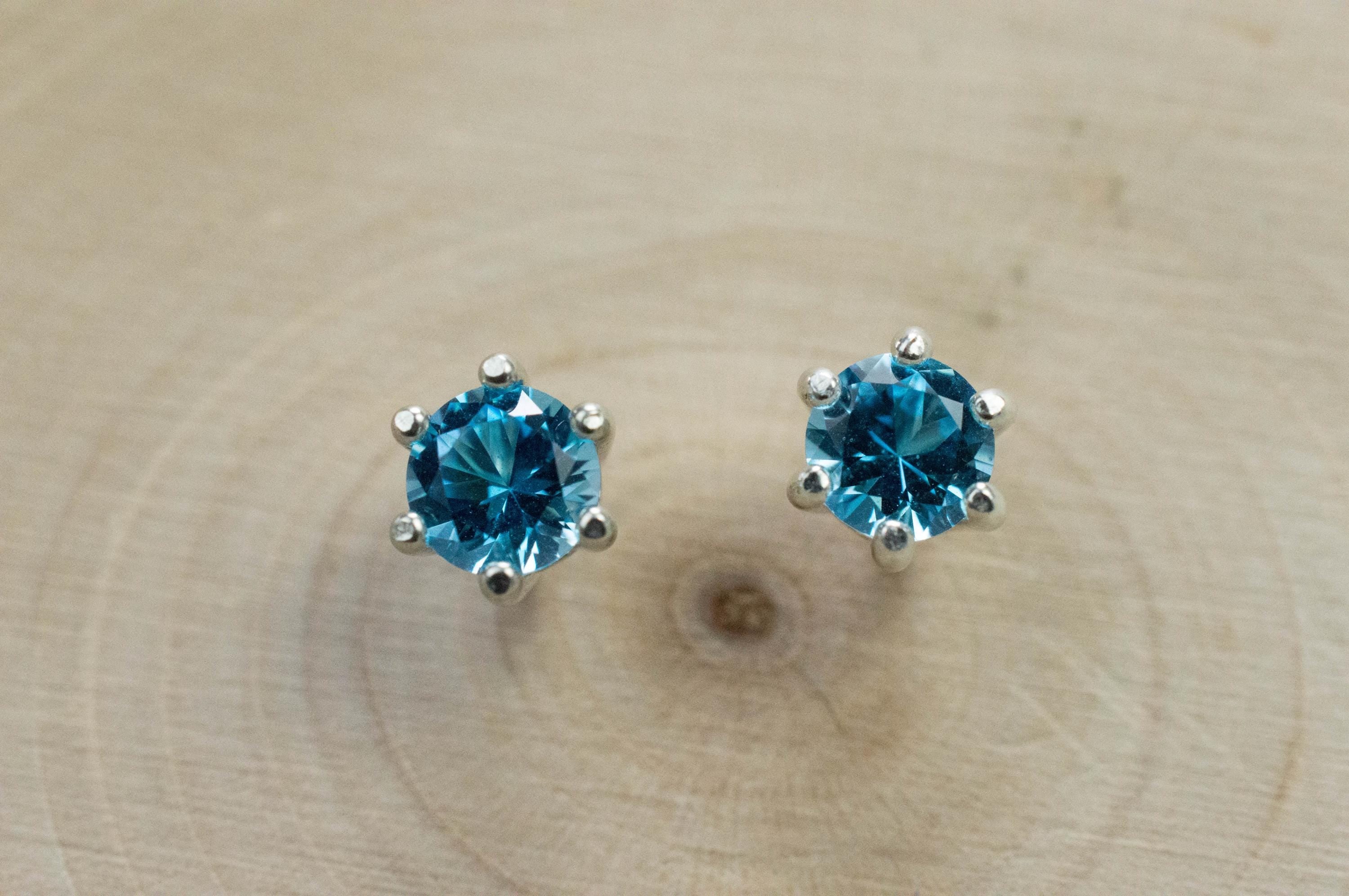 Blue Topaz Earrings; Natural Brazil Topaz; 1.000cts - Mark Oliver Gems