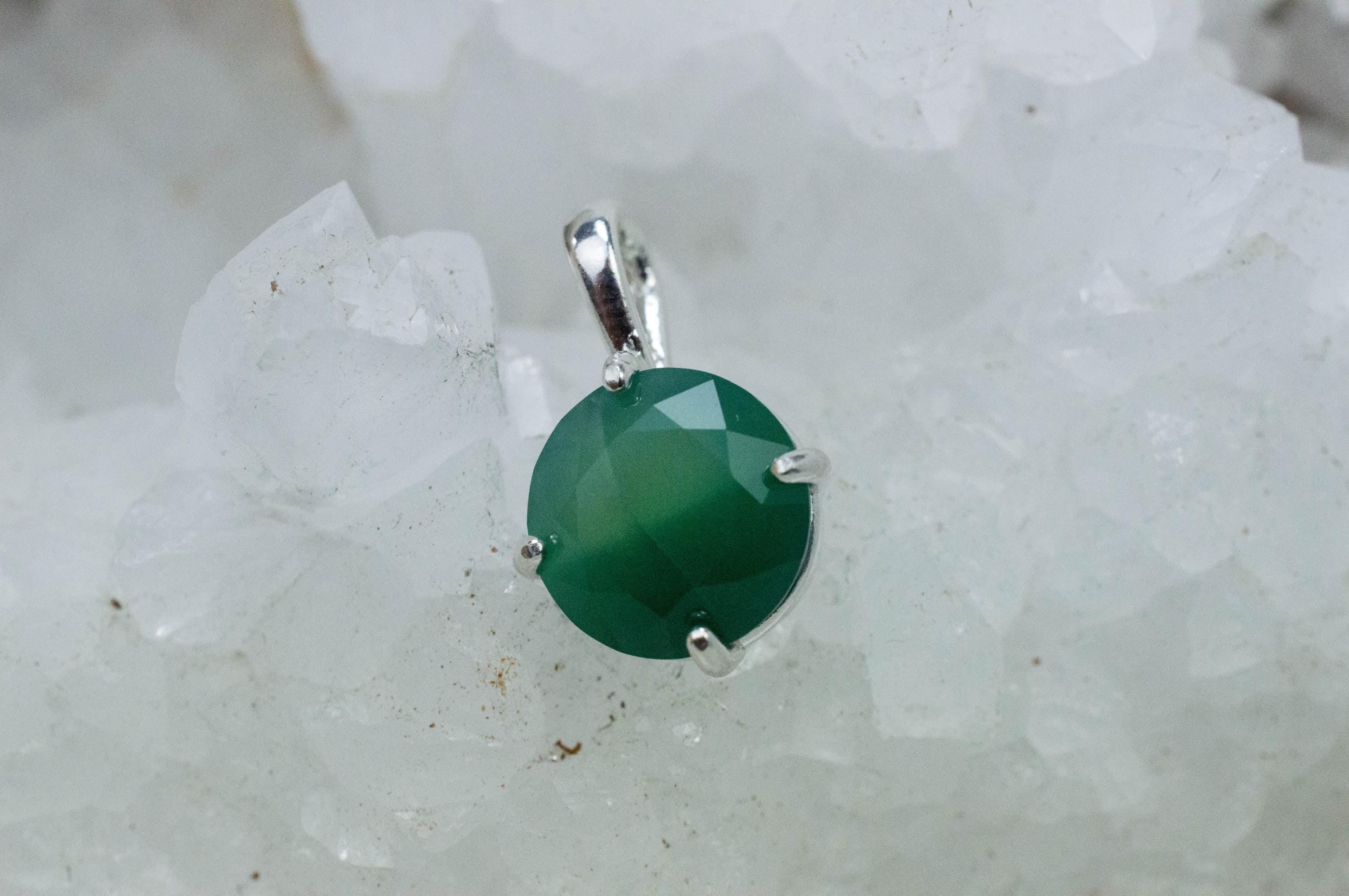 Chrome Chalcedony Pendant; Natural Untreated Zimbabwe Chalcedony; 4.145cts - Mark Oliver Gems