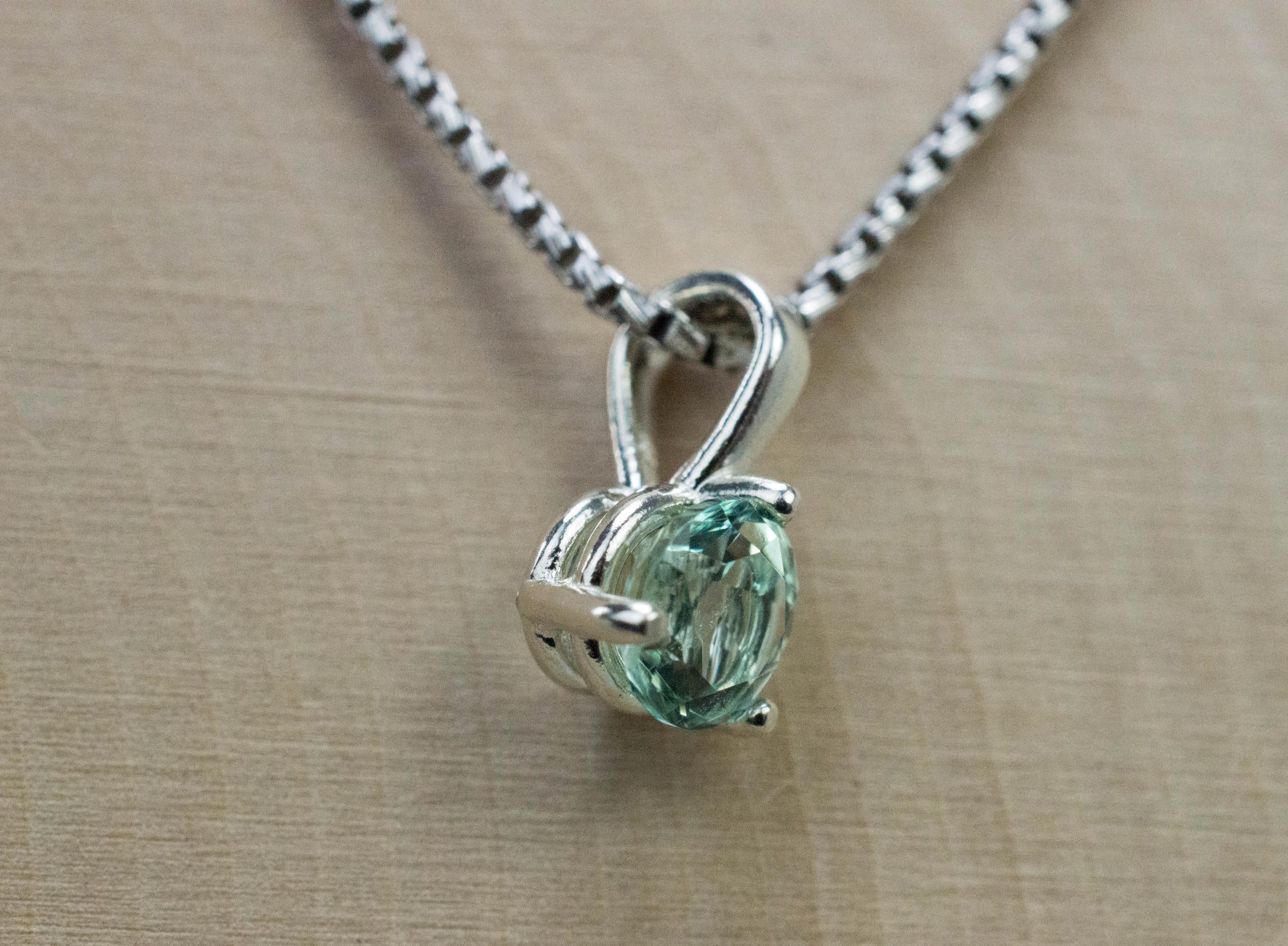 Green Beryl Pendant, Natural Untreated Nigeria Beryl; 0.810cts - Mark Oliver Gems