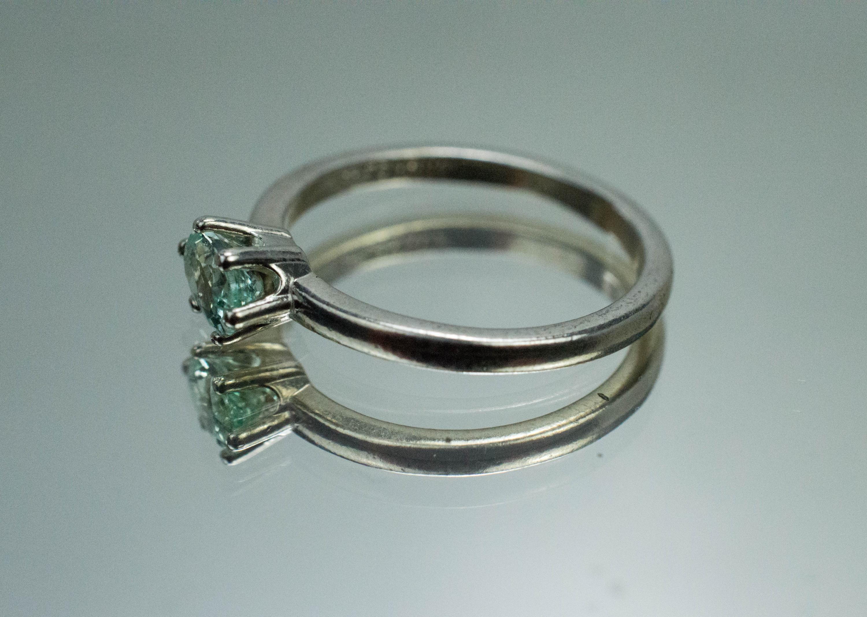 Green Beryl Ring; Natural Untreated Nigerian Beryl; 0.420cts - Mark Oliver Gems