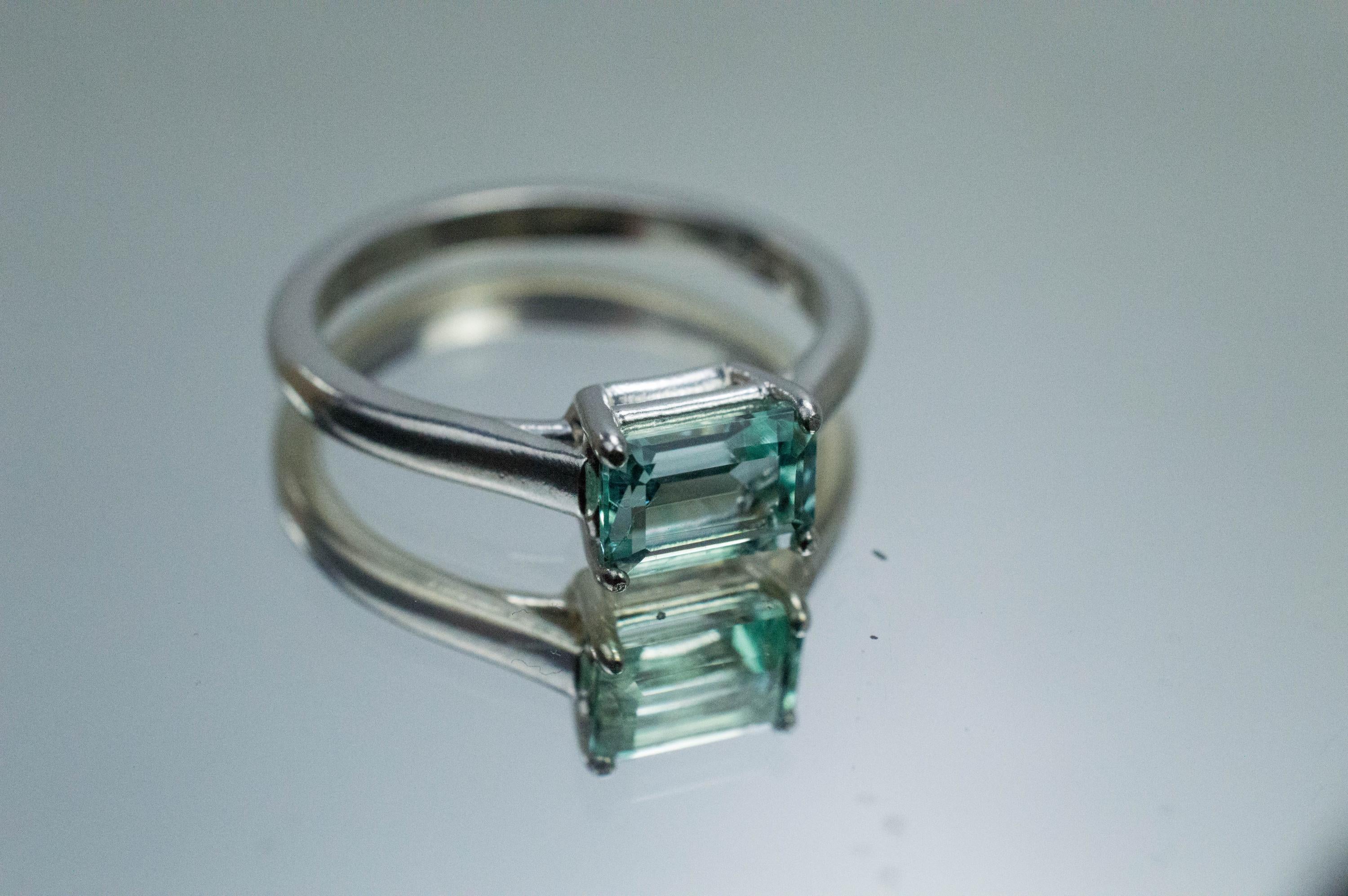 Green Beryl Ring; Natural Untreated Nigerian Beryl; 0.870cts - Mark Oliver Gems