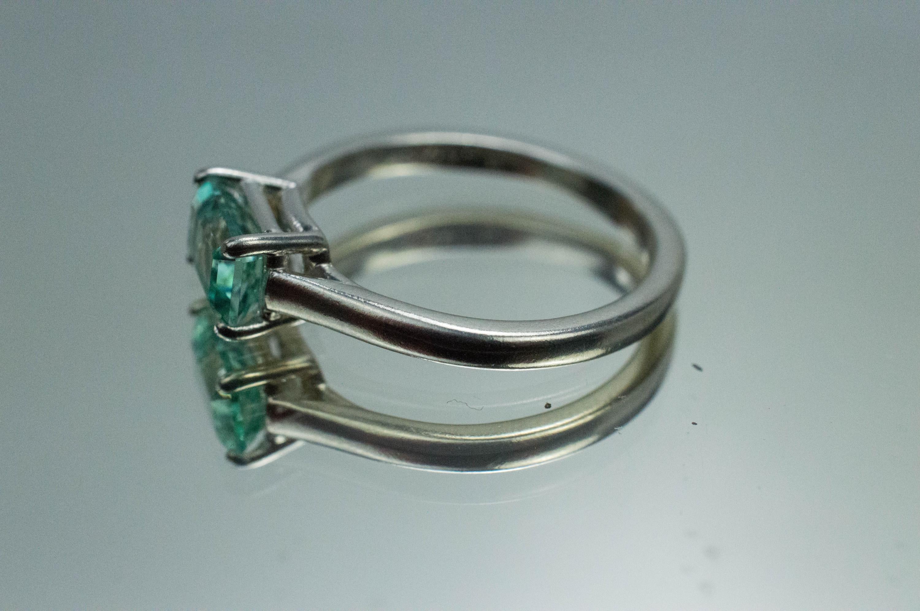 Green Beryl Ring; Natural Untreated Nigerian Beryl; 0.870cts - Mark Oliver Gems