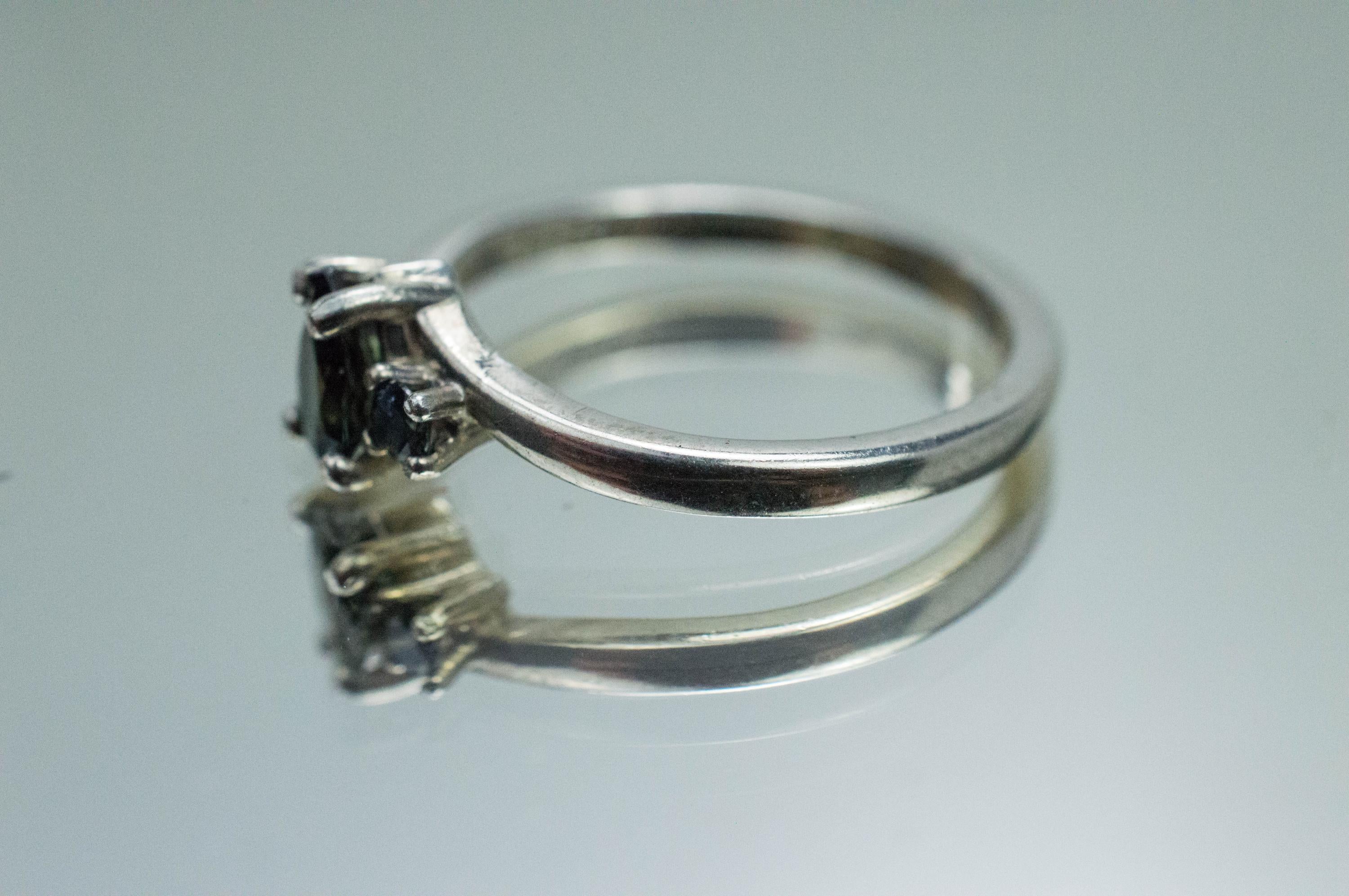 Sapphire Ring, Natural Untreated Madagascar Blue Sapphire; 0.580cts - Mark Oliver Gems