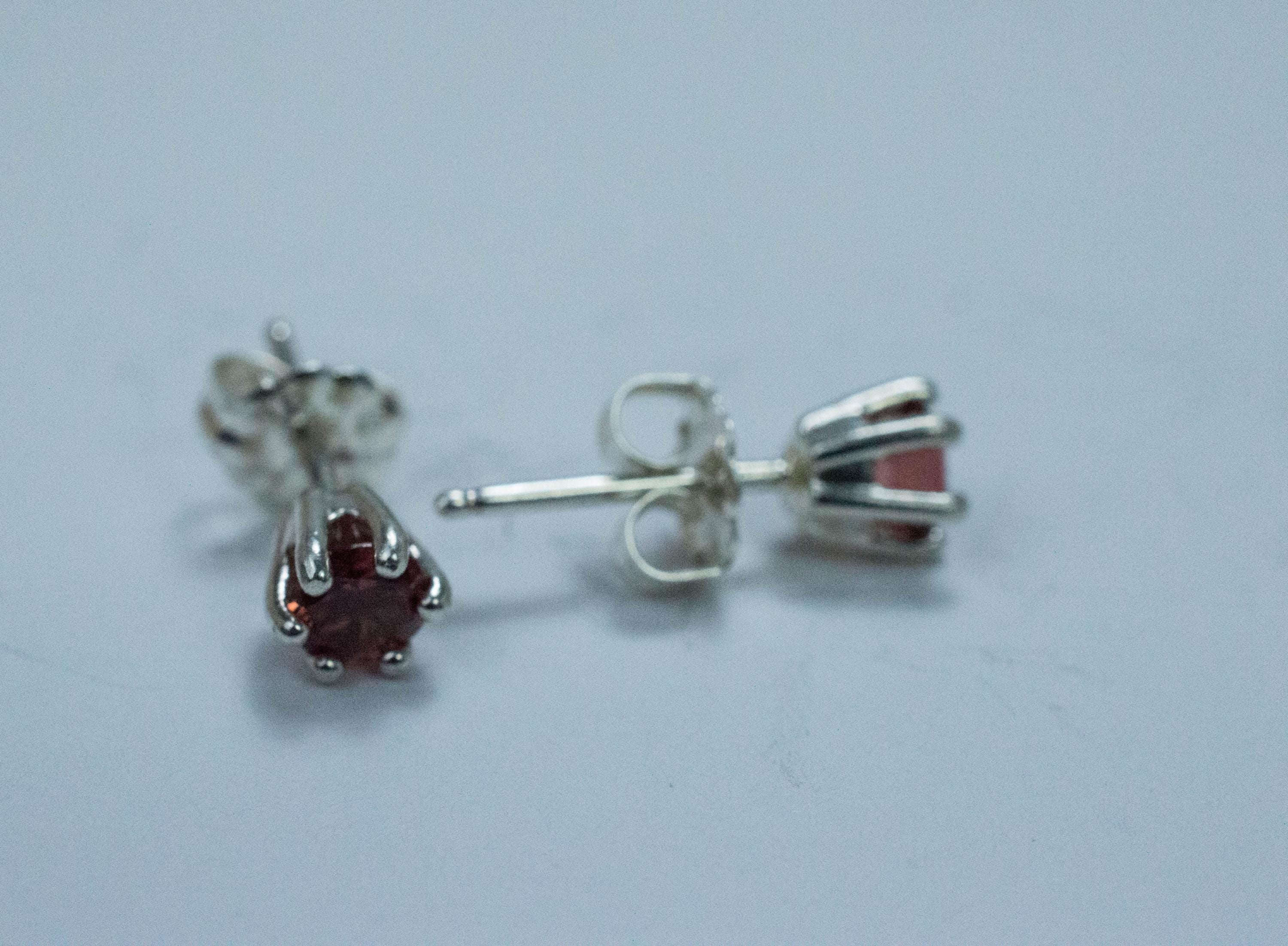 Malaya Garnet Earrings; Natural Untreated Tanzania Garnet; 0.600cts - Mark Oliver Gems