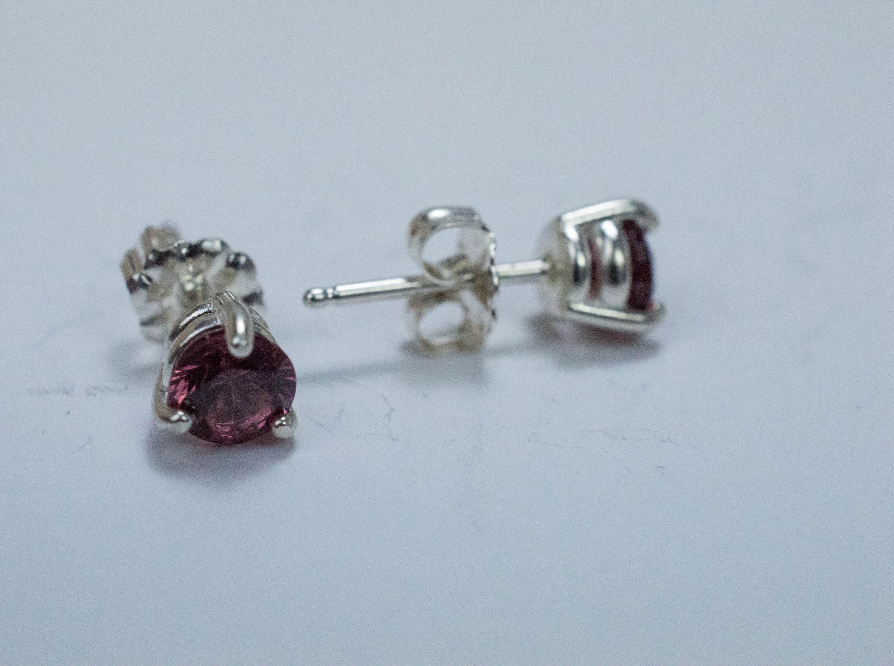 Cranberry Garnet Earrings, Natural Untreated Tanzanian Garnet; 1.095cts - Mark Oliver Gems