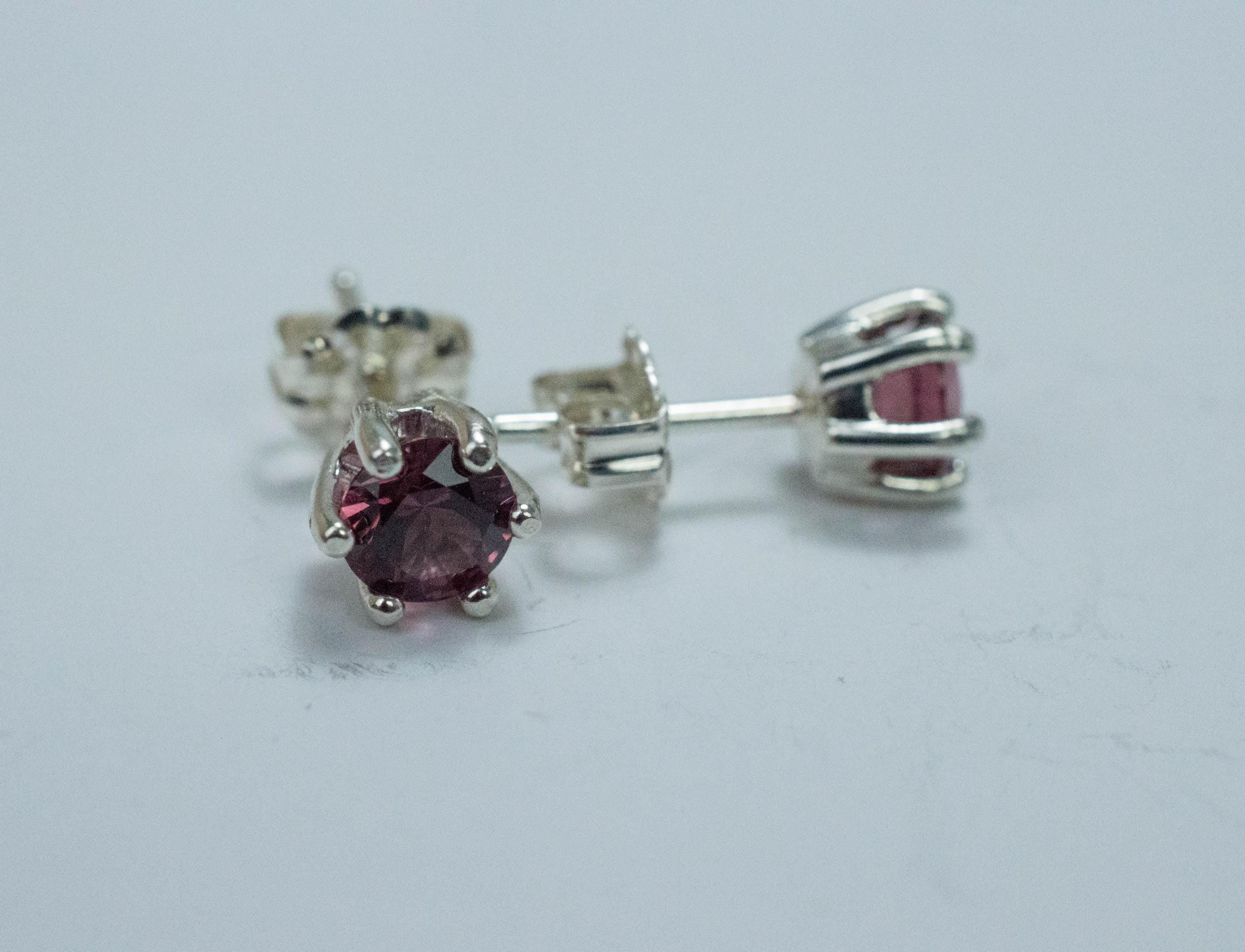 Cranberry Garnet Earrings, Natural Untreated Tanzanian Garnet; 1.090cts - Mark Oliver Gems