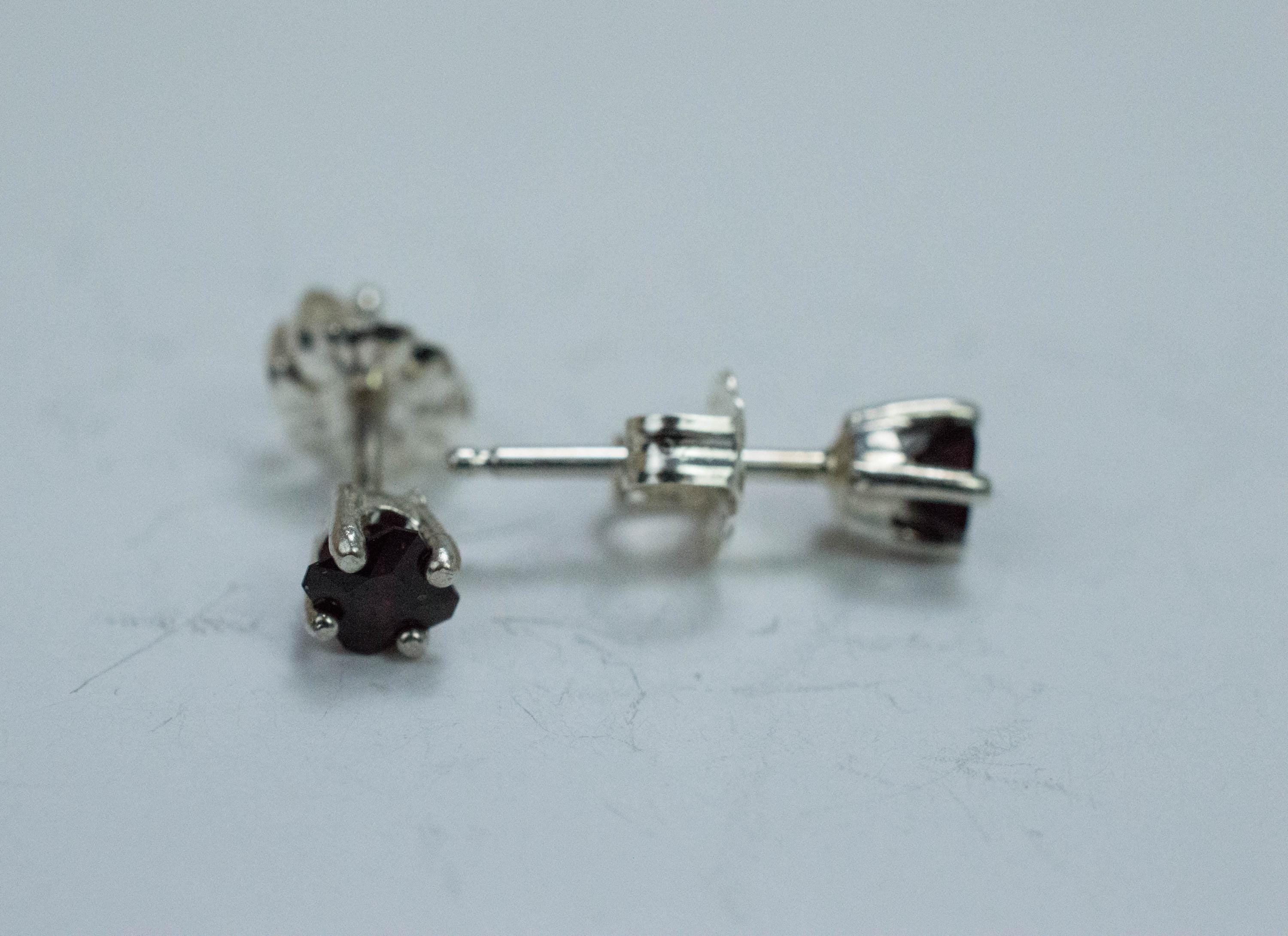 Anthill Garnet Earrings; Natural Untreated Arizona Chrome Pyrope Garnet; 0.480cts - Mark Oliver Gems