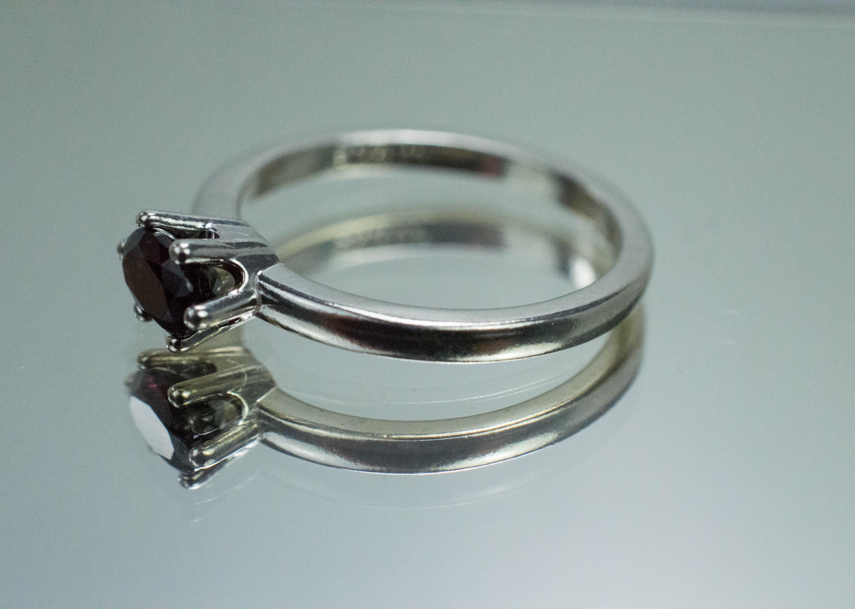 Anthill Garnet Ring; Natural Untreated Arizona Chrome Pyrope Garnet; 0.680cts - Mark Oliver Gems