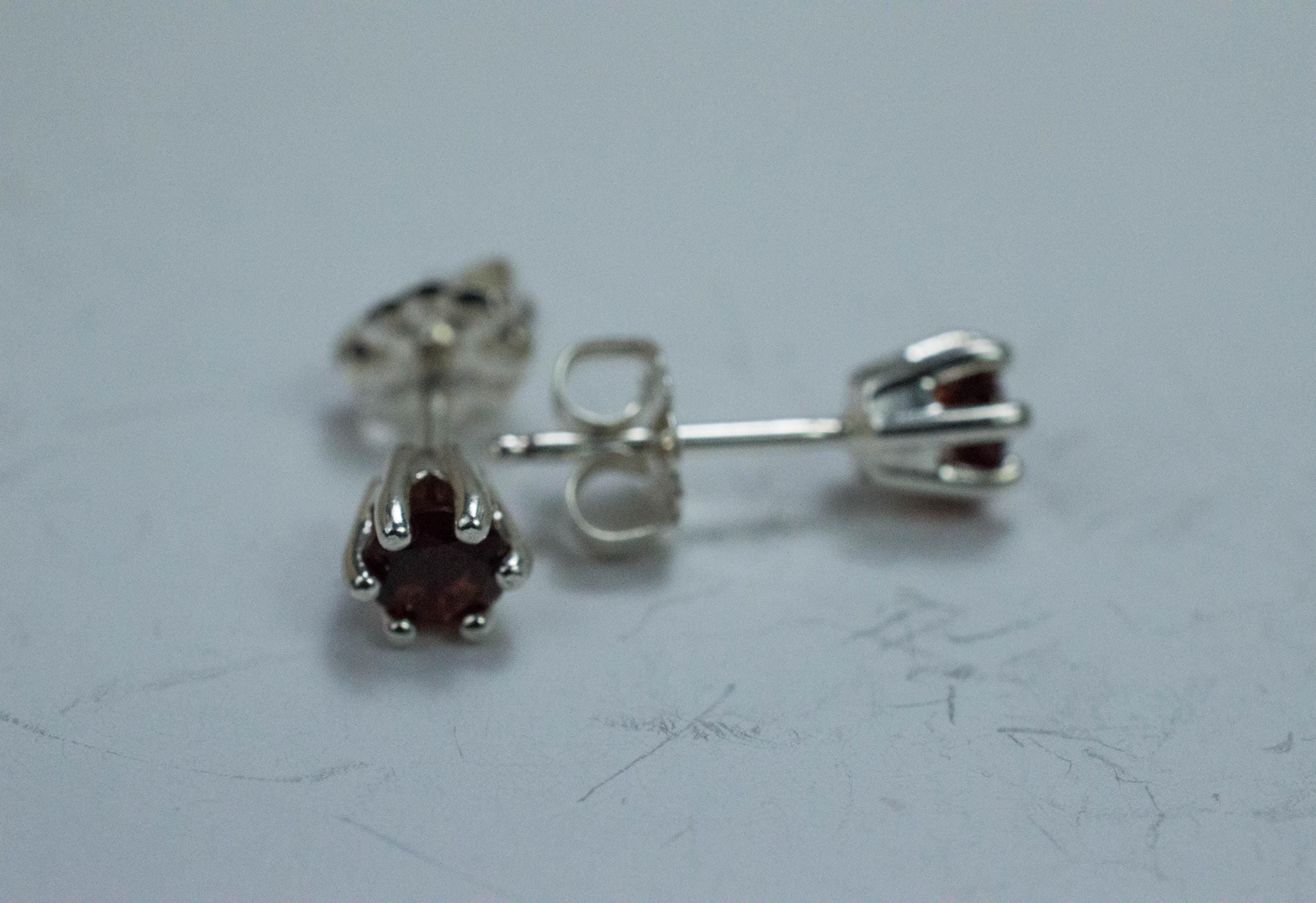 Anthill Garnet Earrings; Natural Untreated Arizona Chrome Pyrope Garnet; 0.580cts - Mark Oliver Gems