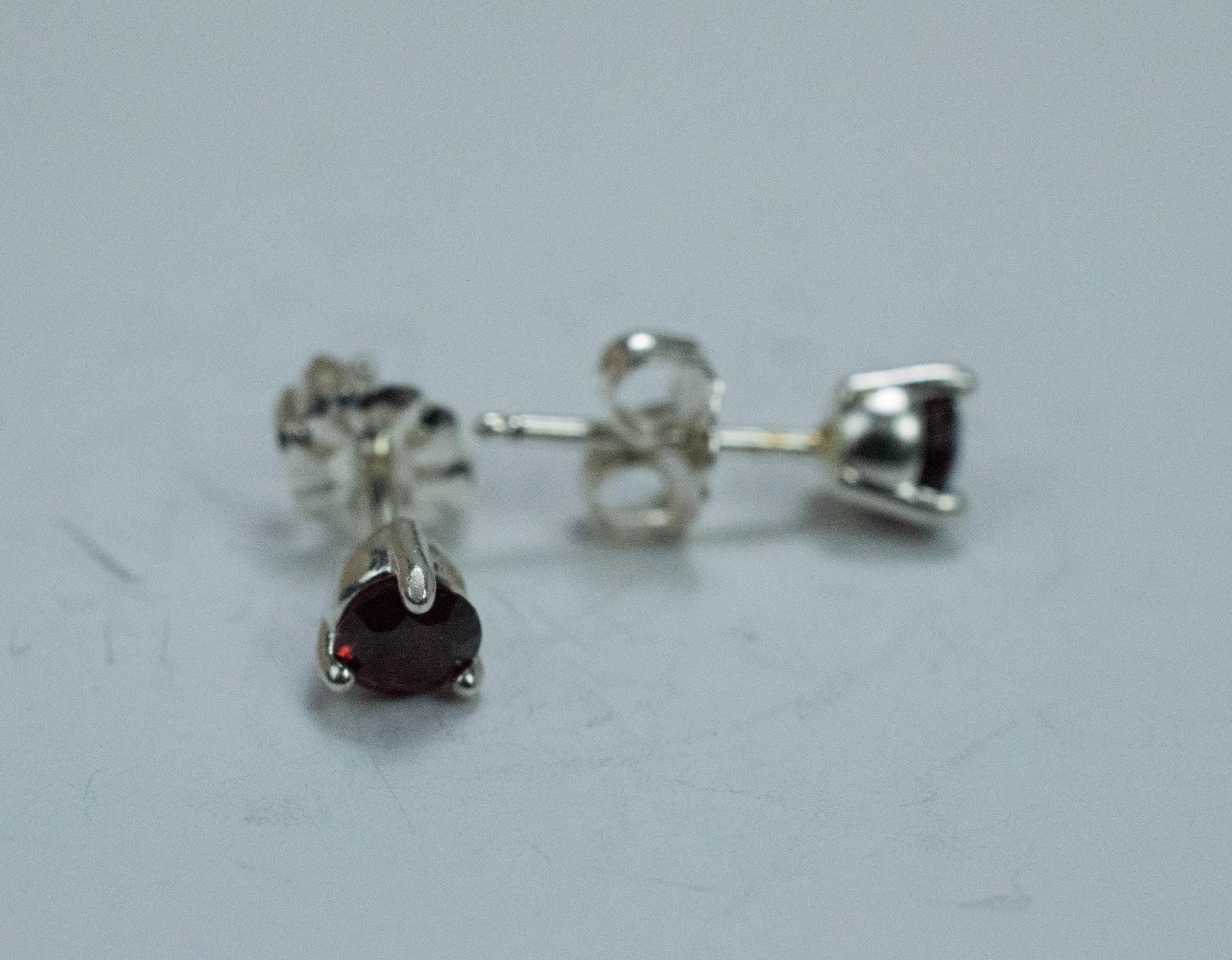 Anthill Garnet Earrings; Natural Untreated Arizona Chrome Pyrope Garnet; 0.585cts - Mark Oliver Gems