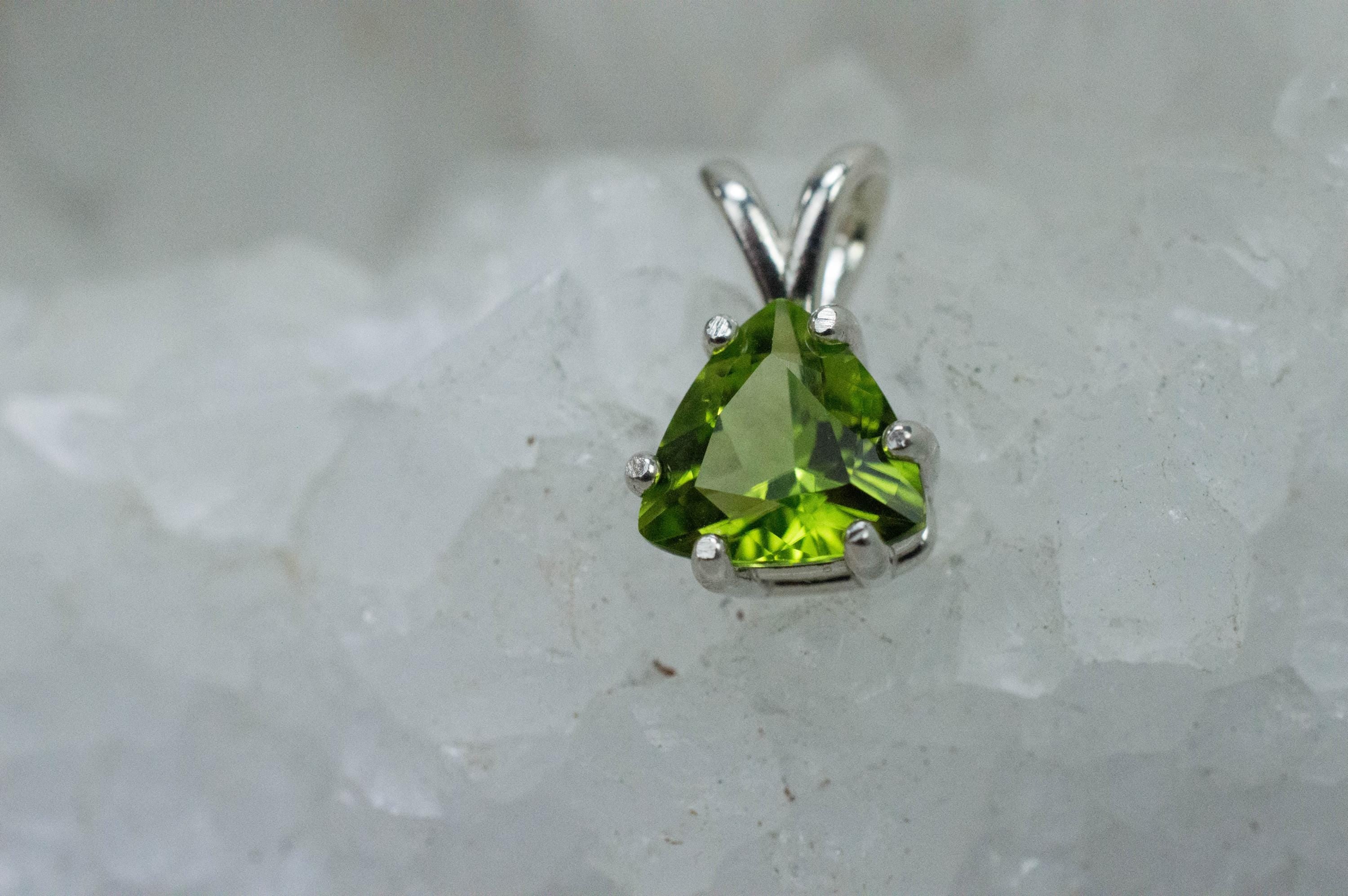 Peridot Pendant; Genuine Untreated Pakistan Peridot; 1.705cts - Mark Oliver Gems