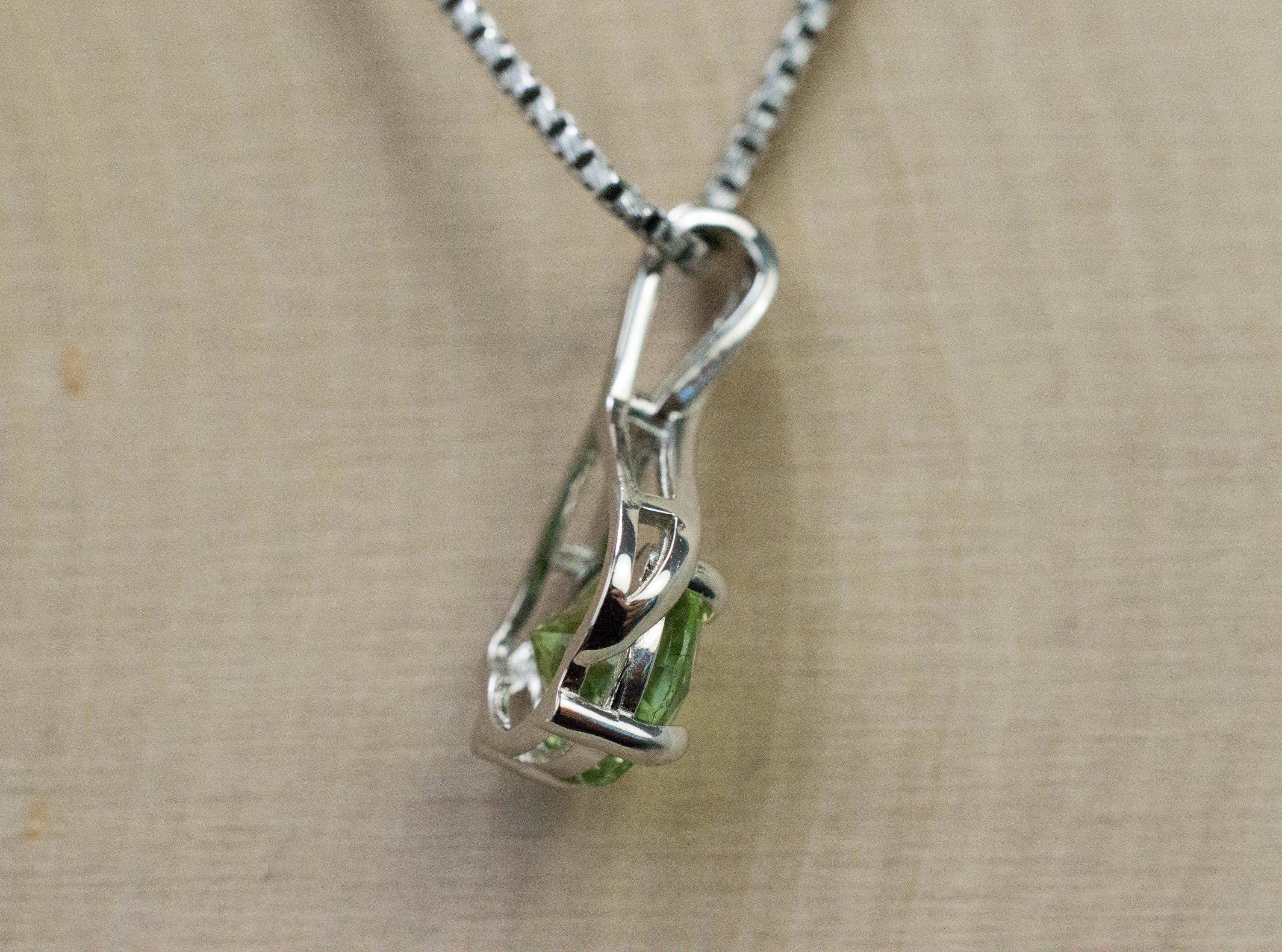 Peridot Pendant; Genuine Untreated Pakistan Peridot; 1.815cts - Mark Oliver Gems