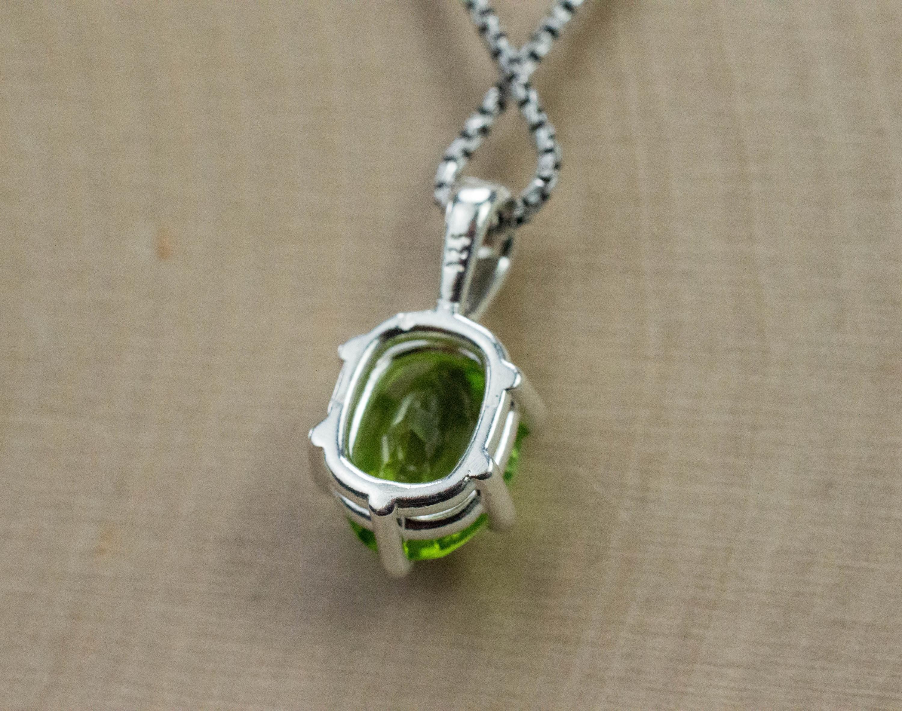 Peridot Pendant; Genuine Untreated Pakistan Peridot; 3.860cts - Mark Oliver Gems