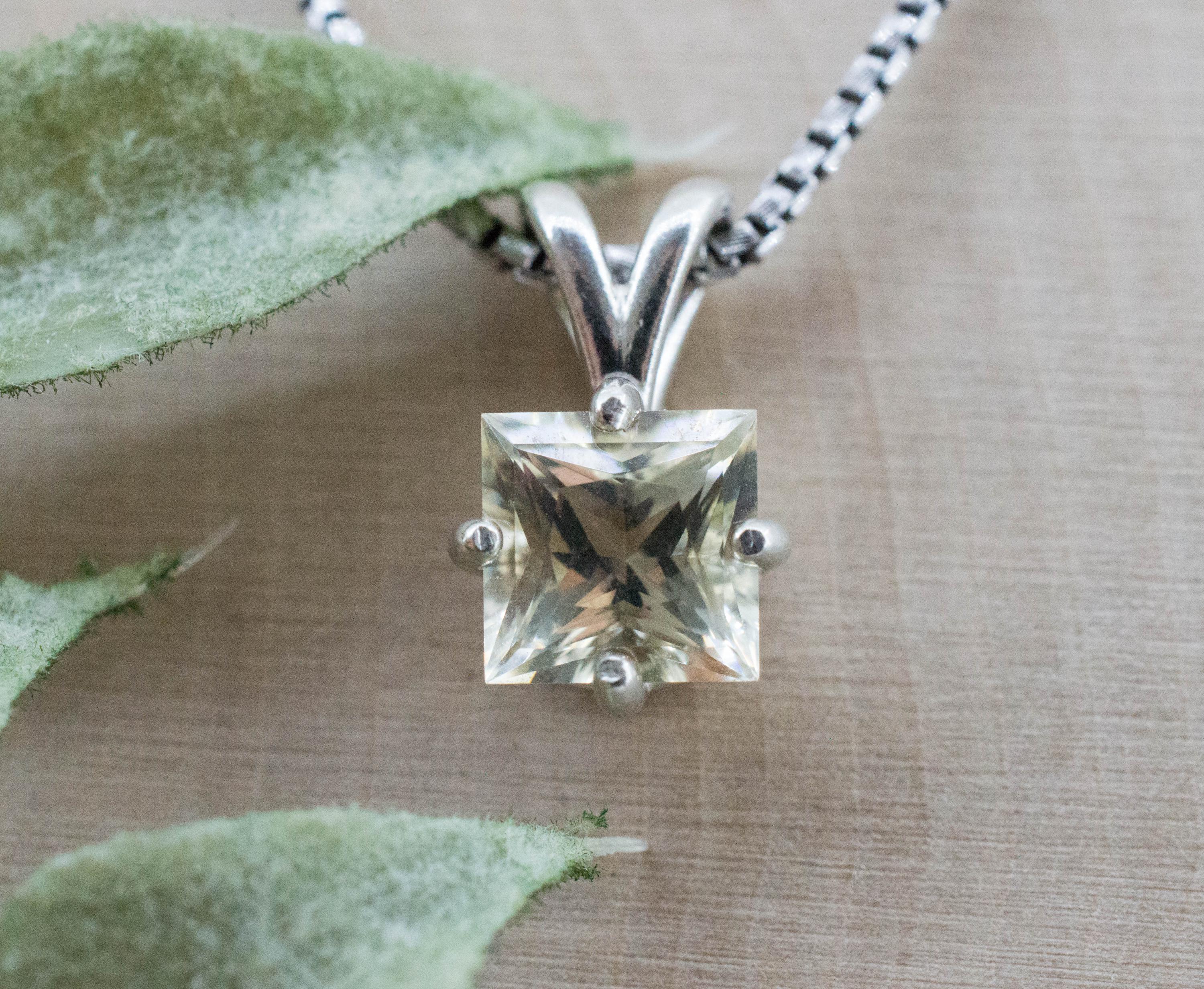 Oregon Sunstone Pendant, Genuine Untreated USA Yellow Sunstone; 1.445cts - Mark Oliver Gems